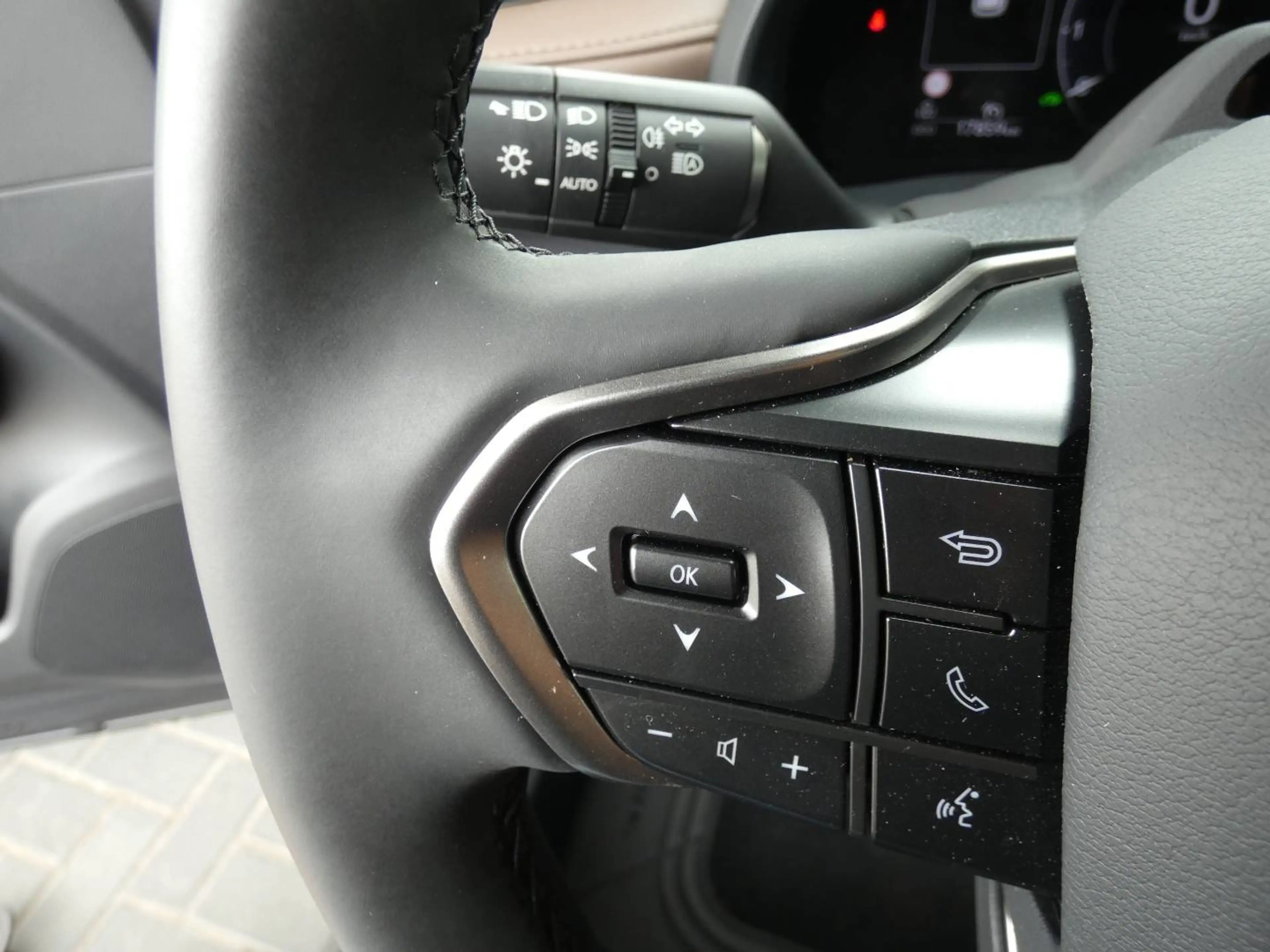 Lexus LBX Hybrid Elegant +BRUIN LEDER +Stuur&Zetelverwarming +GPS +Dodehoek +Parkeersensoren — photo 15