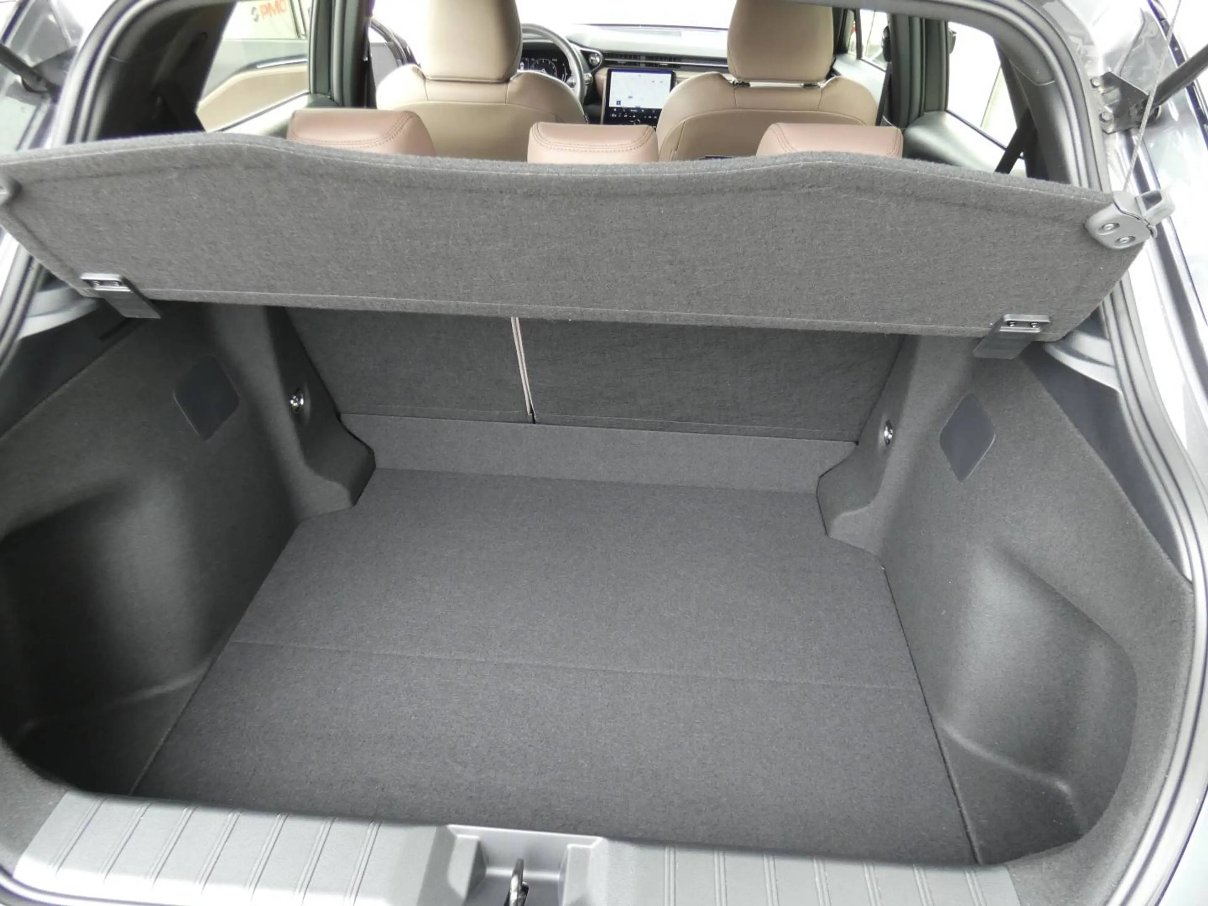 Lexus LBX Hybrid Elegant +BRUIN LEDER +Stuur&Zetelverwarming +GPS +Dodehoek +Parkeersensoren — photo 12