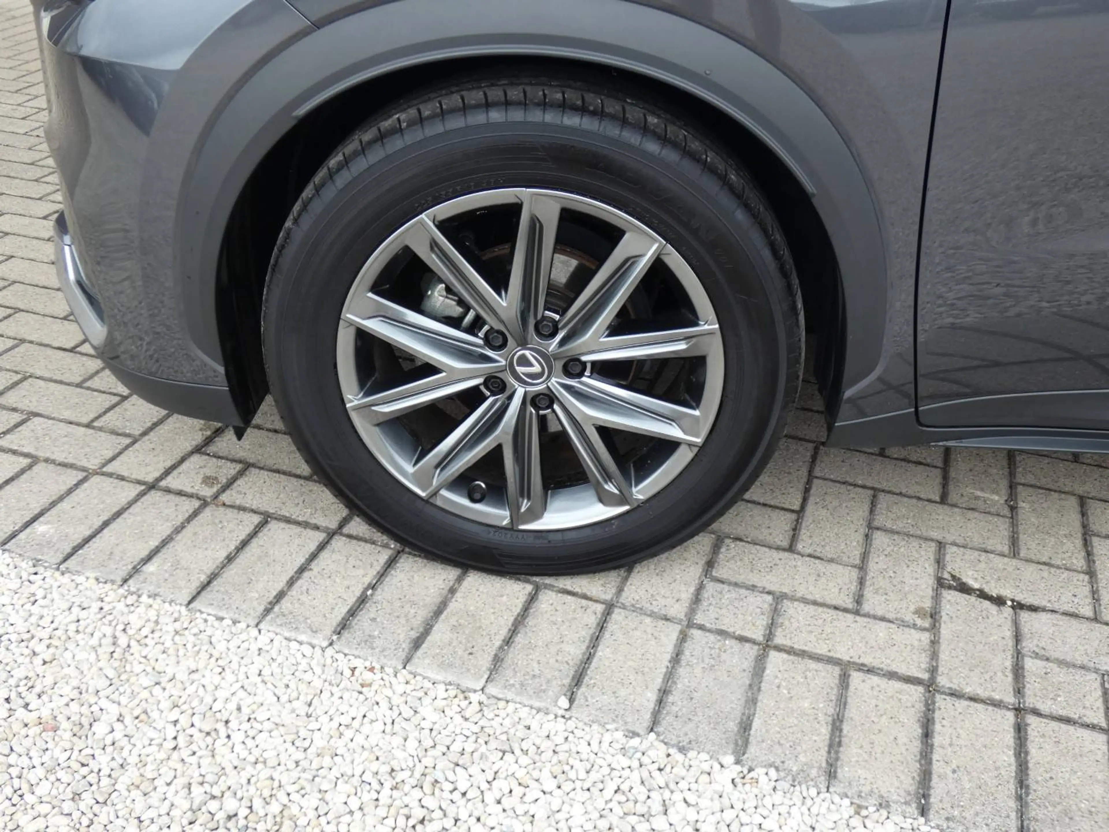 Lexus LBX Hybrid Elegant +BRUIN LEDER +Stuur&Zetelverwarming +GPS +Dodehoek +Parkeersensoren — photo 4