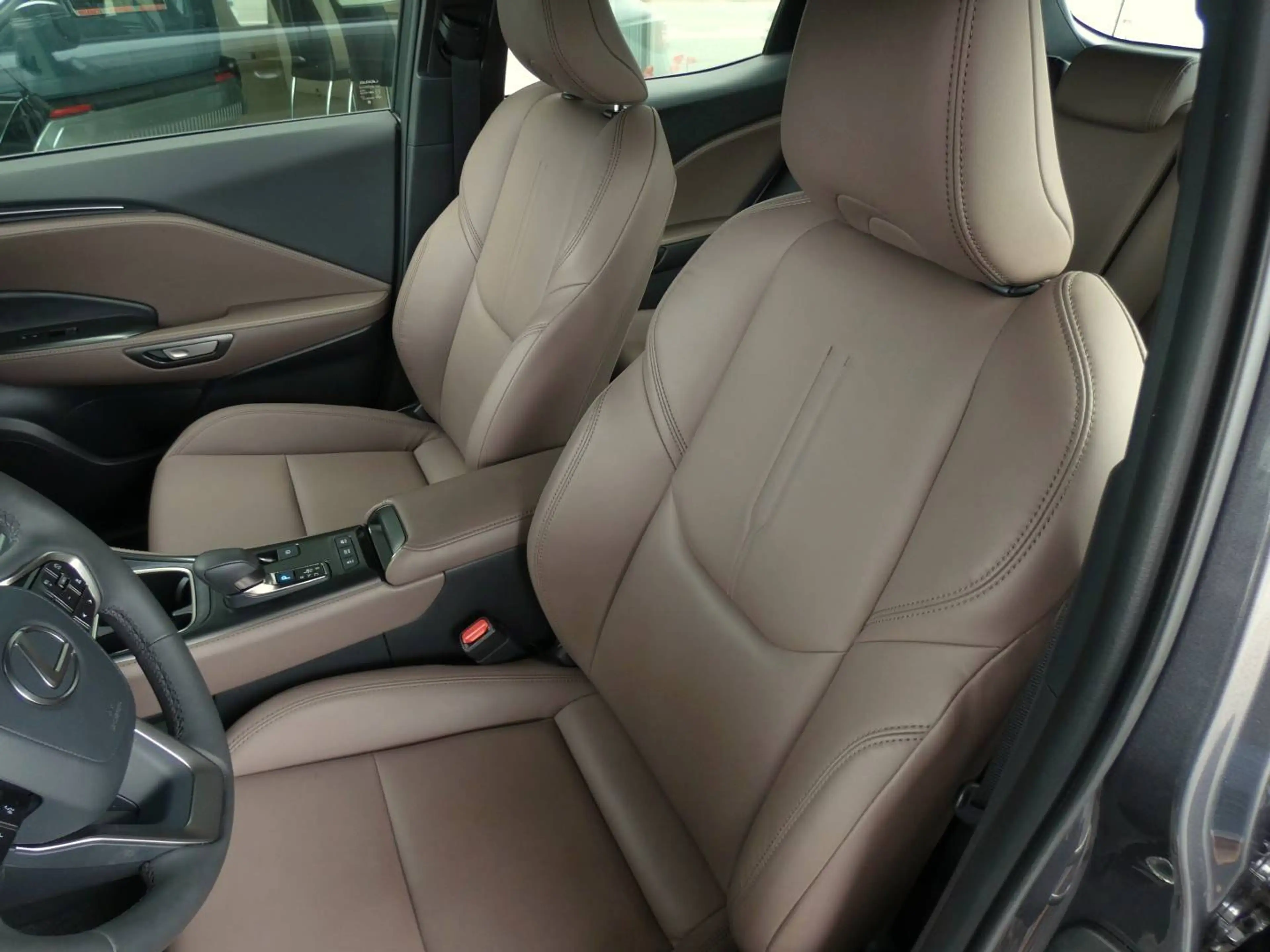 Lexus LBX Hybrid Elegant +BRUIN LEDER +Stuur&Zetelverwarming +GPS +Dodehoek +Parkeersensoren — photo 8