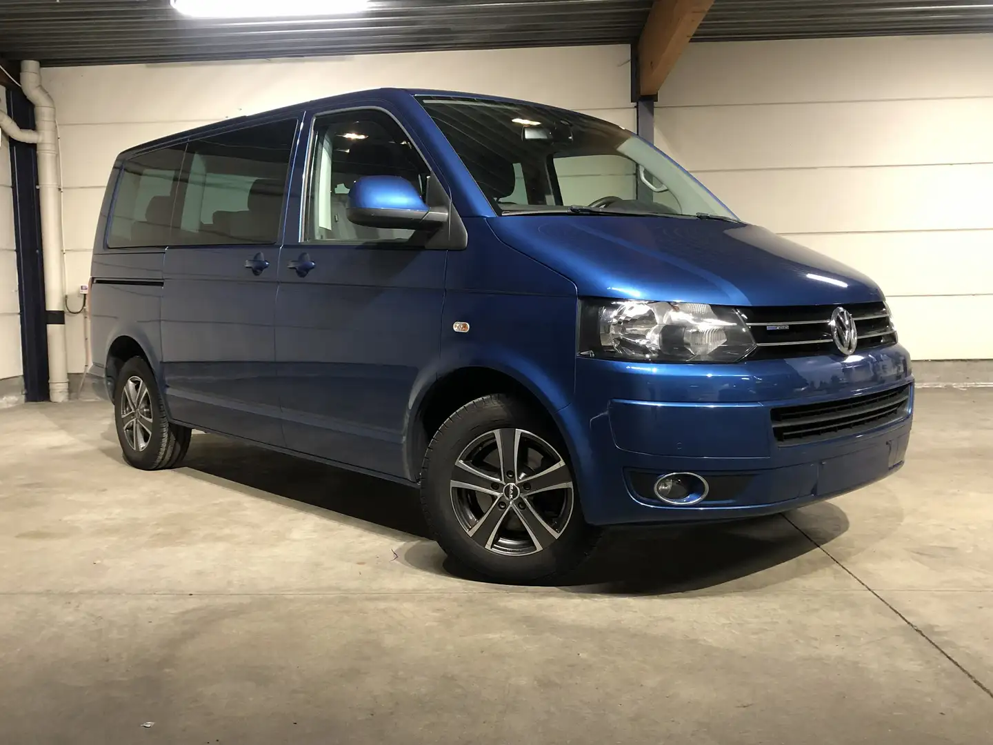 Volkswagen T5 Multivan Multivan BlueMotion Bleu - 1