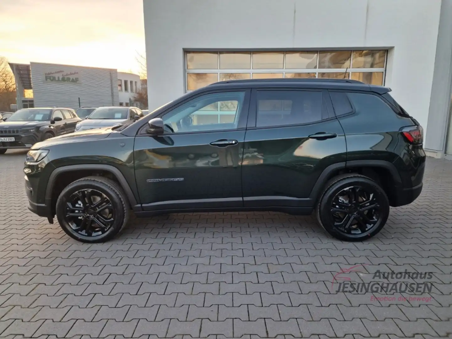 Jeep Compass e-Hybrid MY25 NorthStar PANO CarPlay LED Verde - 2