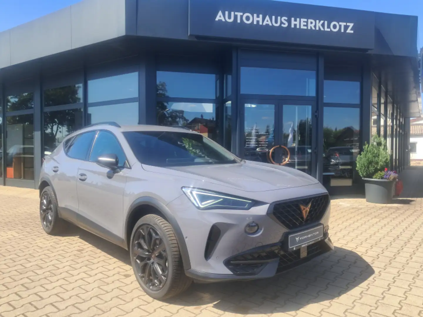 CUPRA Formentor CUPRA Formentor Tribe Edition 1.5 TSI 110 kW (150 Grau - 1