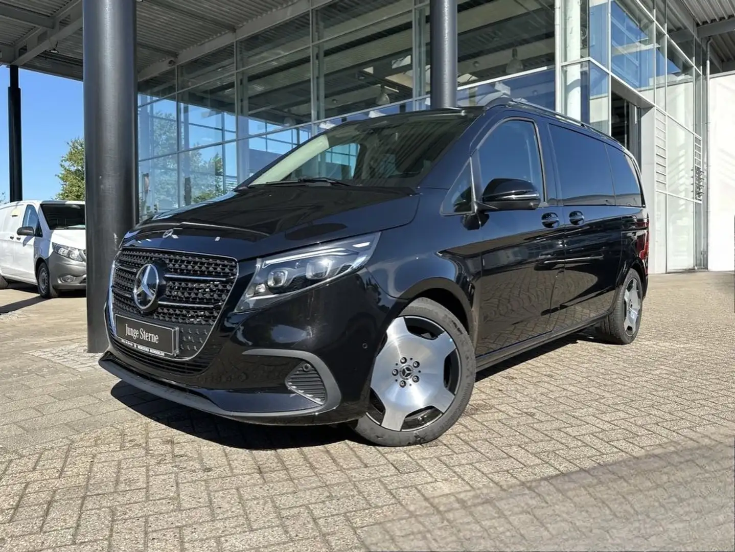 Mercedes-Benz V 220 d STYLE Kompakt el.Schiebe AHK SpurW AUT Schwarz - 2