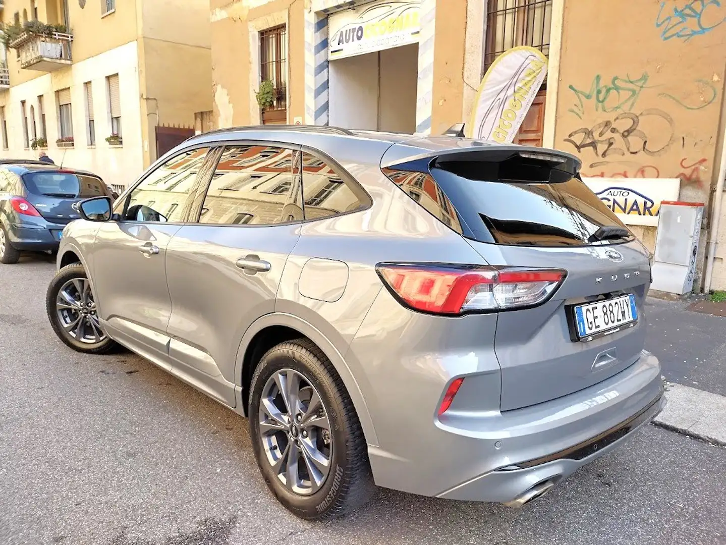 Ford Kuga 1.5 Aut (8 marce) ST-Line 58.000 km (VEDI NOTE) Grau - 2