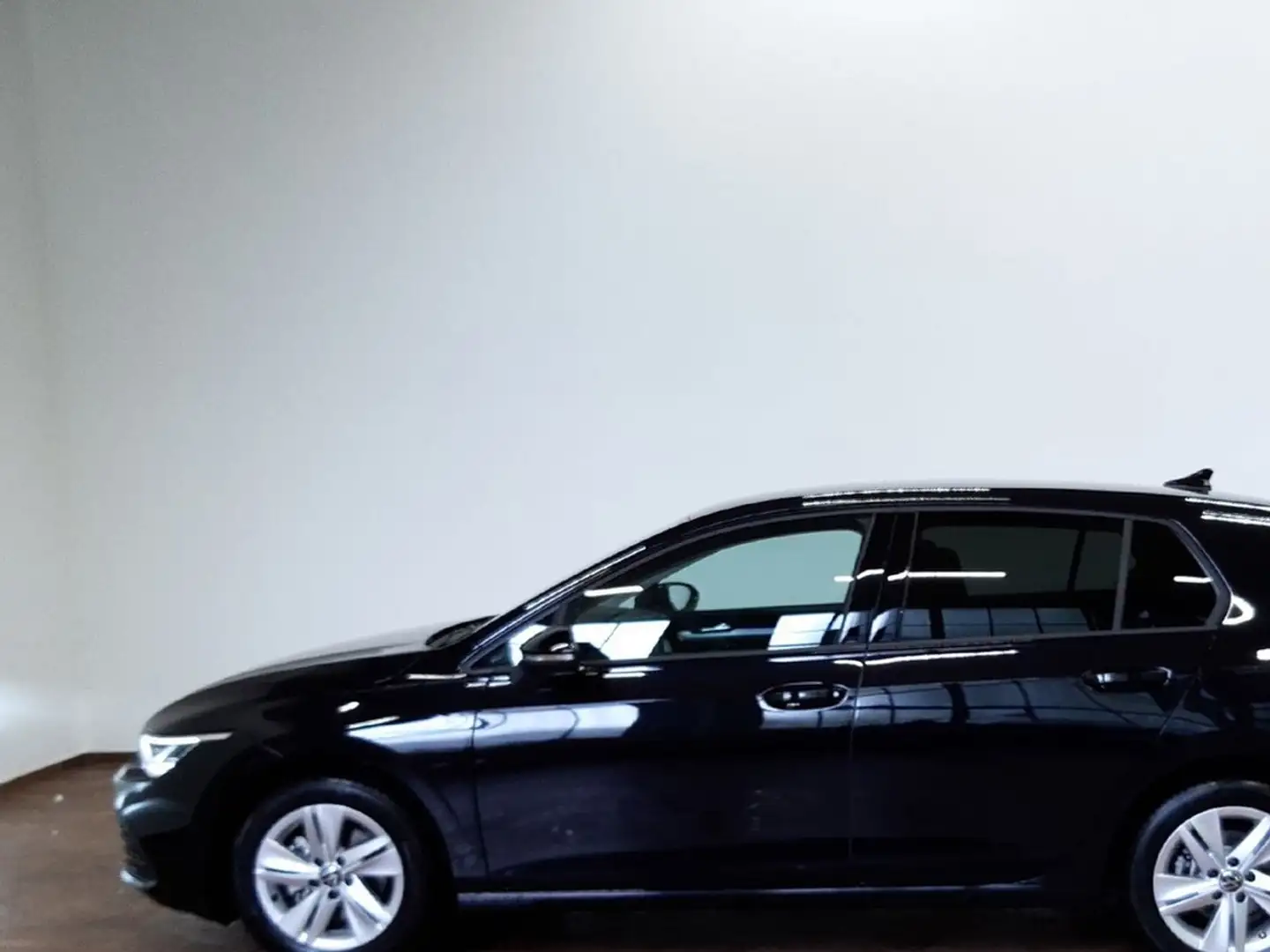 Volkswagen Golf VIII 2.0 TDI DSG Life Schwarz - 2