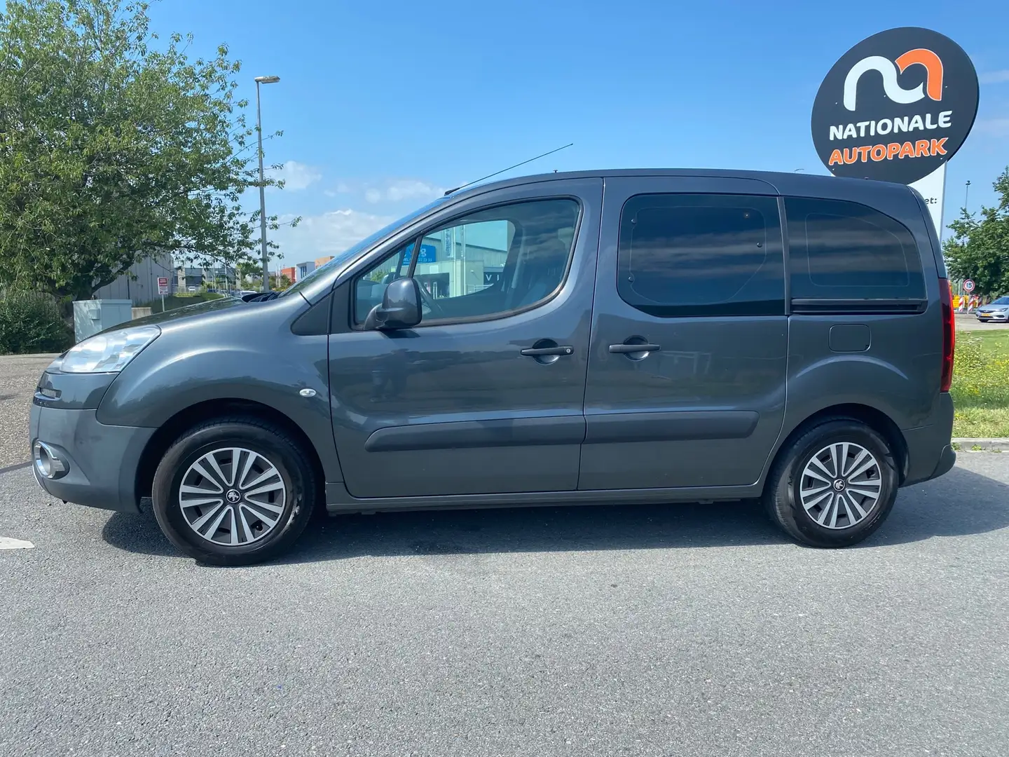 Peugeot Partner Tepee 2015 * 1.6 HDi Access * LED * AIRCO * ELEC. Grijs - 2