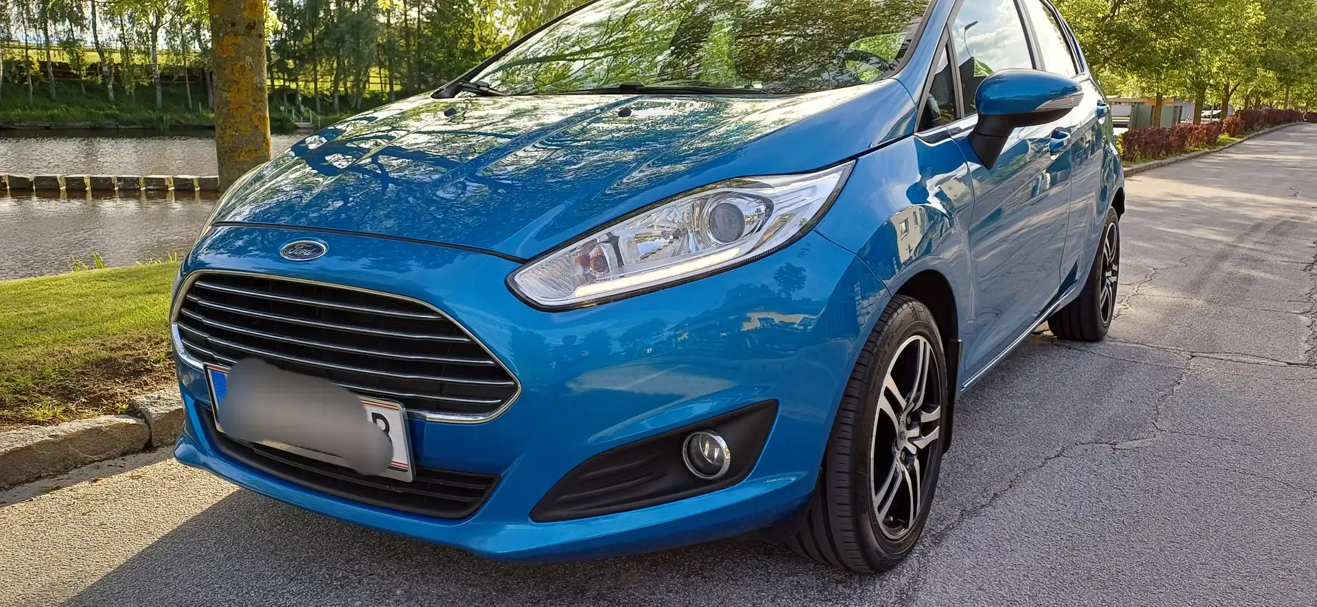 Ford Fiesta Fiesta Titanium 1,5 TDCi Titanium Blau - 2