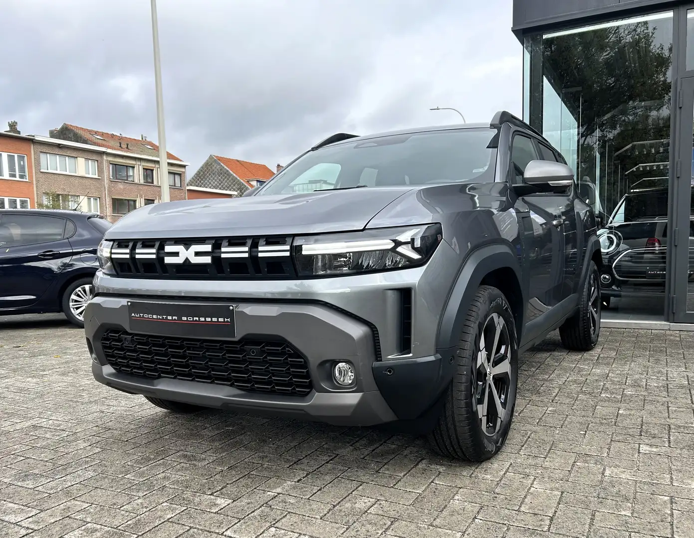 Dacia Duster Hybrid - 5.051 KM!! Grau - 1