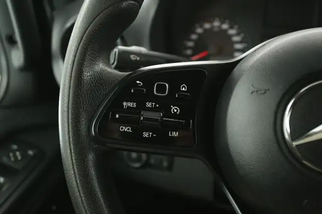 Mercedes-Benz Sprinter view 14