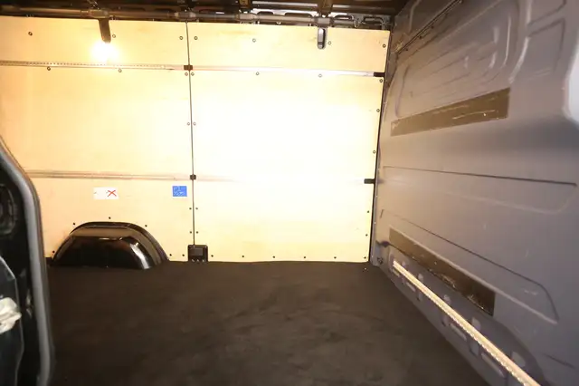 Mercedes-Benz Sprinter view 25