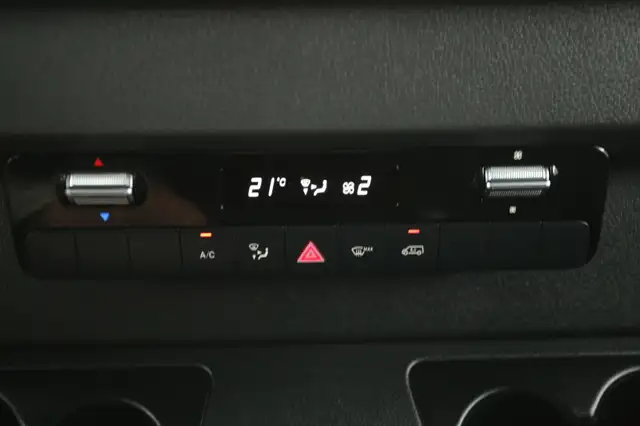 Mercedes-Benz Sprinter view 17