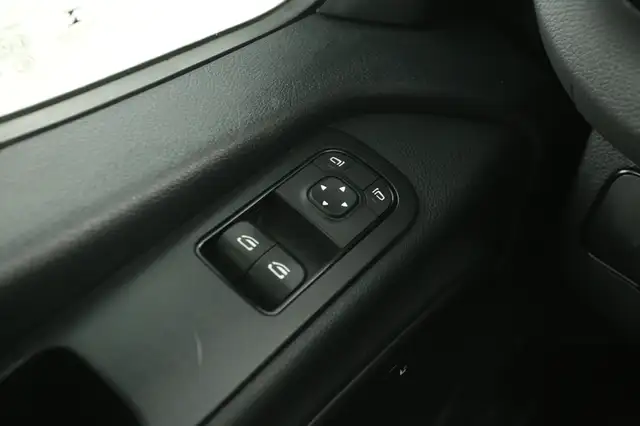 Mercedes-Benz Sprinter view 20