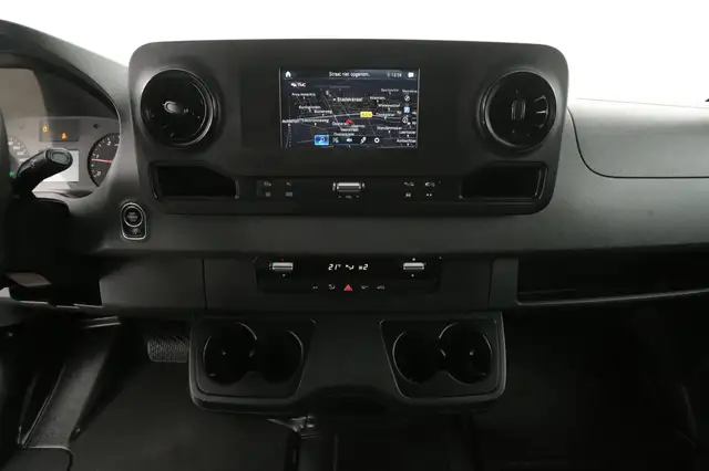 Mercedes-Benz Sprinter view 11