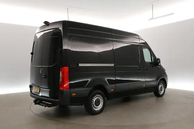 Mercedes-Benz Sprinter view 27