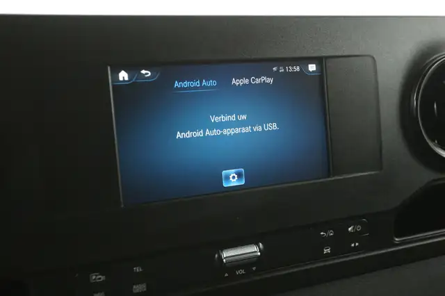 Mercedes-Benz Sprinter view 18
