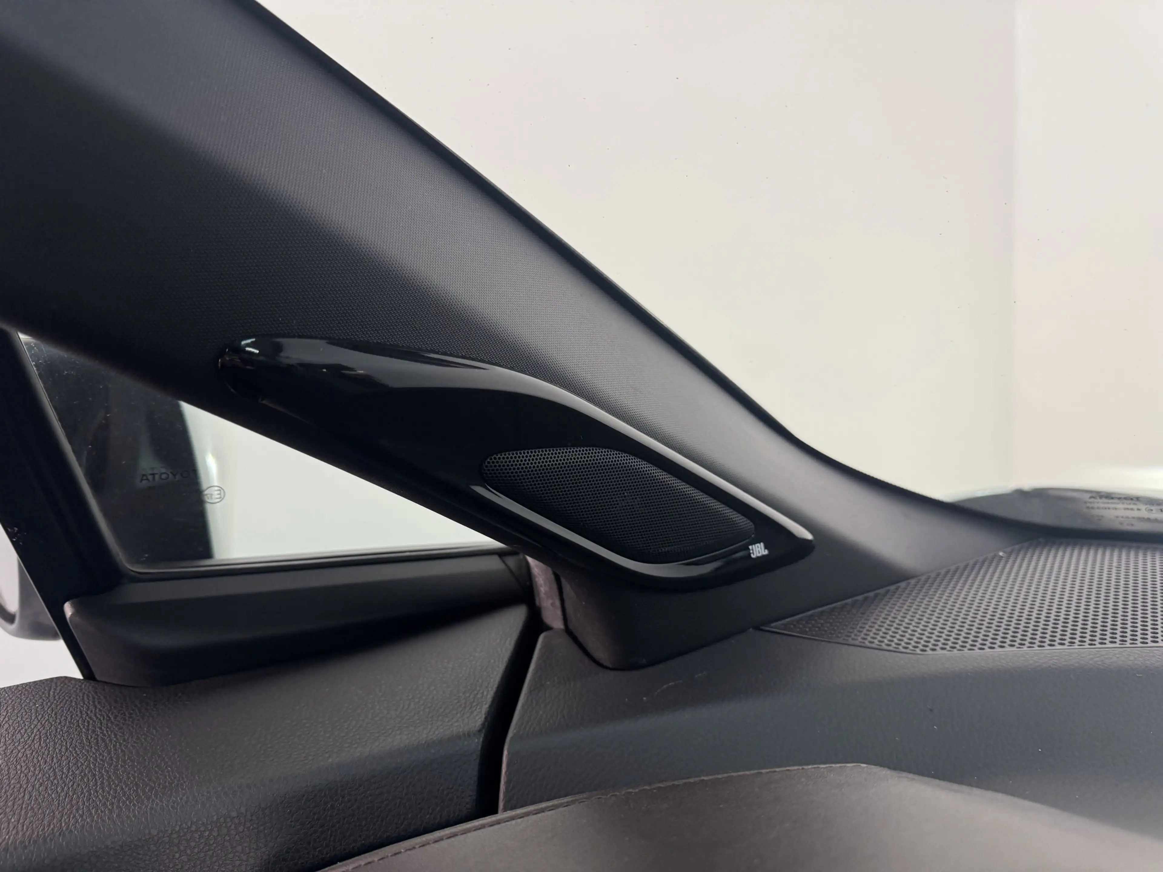 Toyota C-HR 1.8 Hybrid Executive | Trekhaak | JBL Audio | Stoe — photo 14