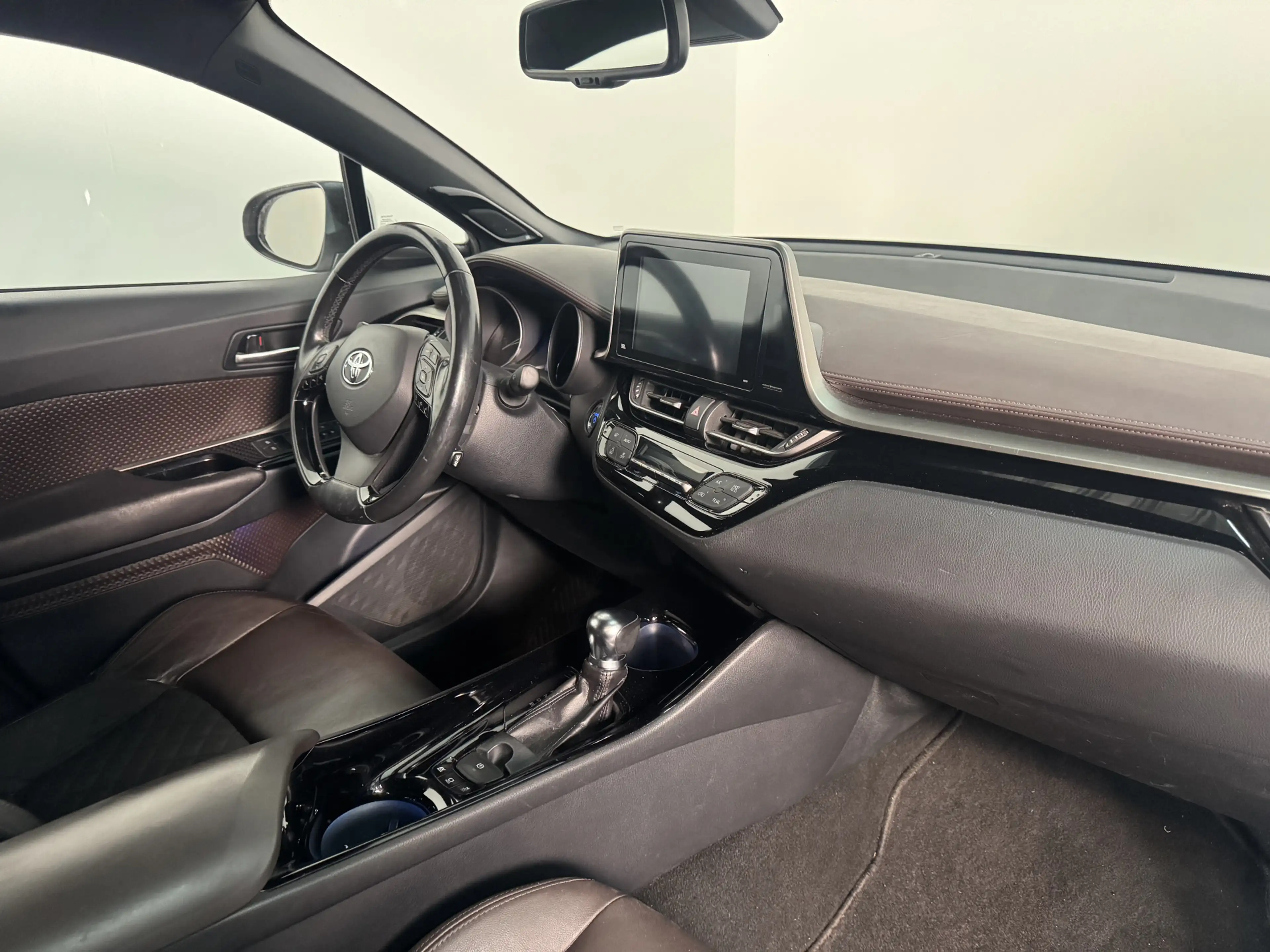Toyota C-HR 1.8 Hybrid Executive | Trekhaak | JBL Audio | Stoe — photo 10