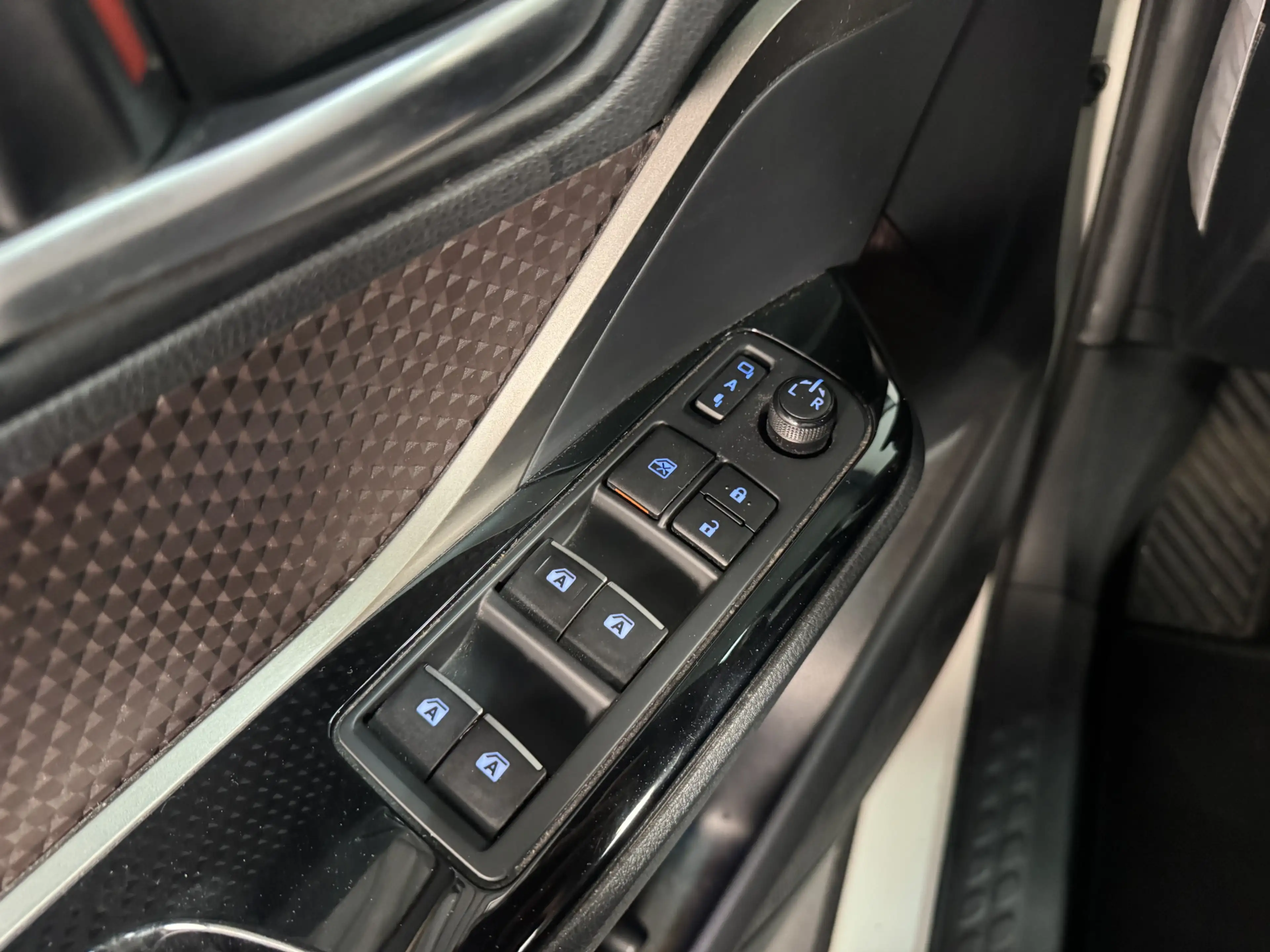 Toyota C-HR 1.8 Hybrid Executive | Trekhaak | JBL Audio | Stoe — photo 12