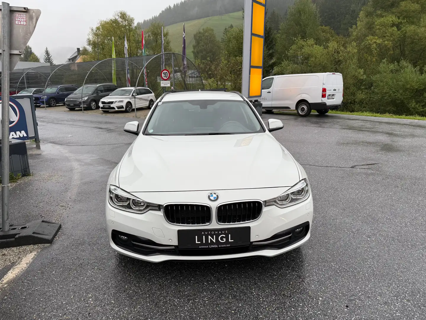 BMW 320 d xDrive Touring *AHV; NAVI* Weiß - 2