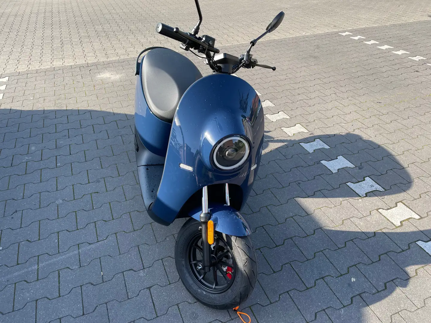 Unu Motors Unu Scooter Pro - DEFEKT Kék - 2