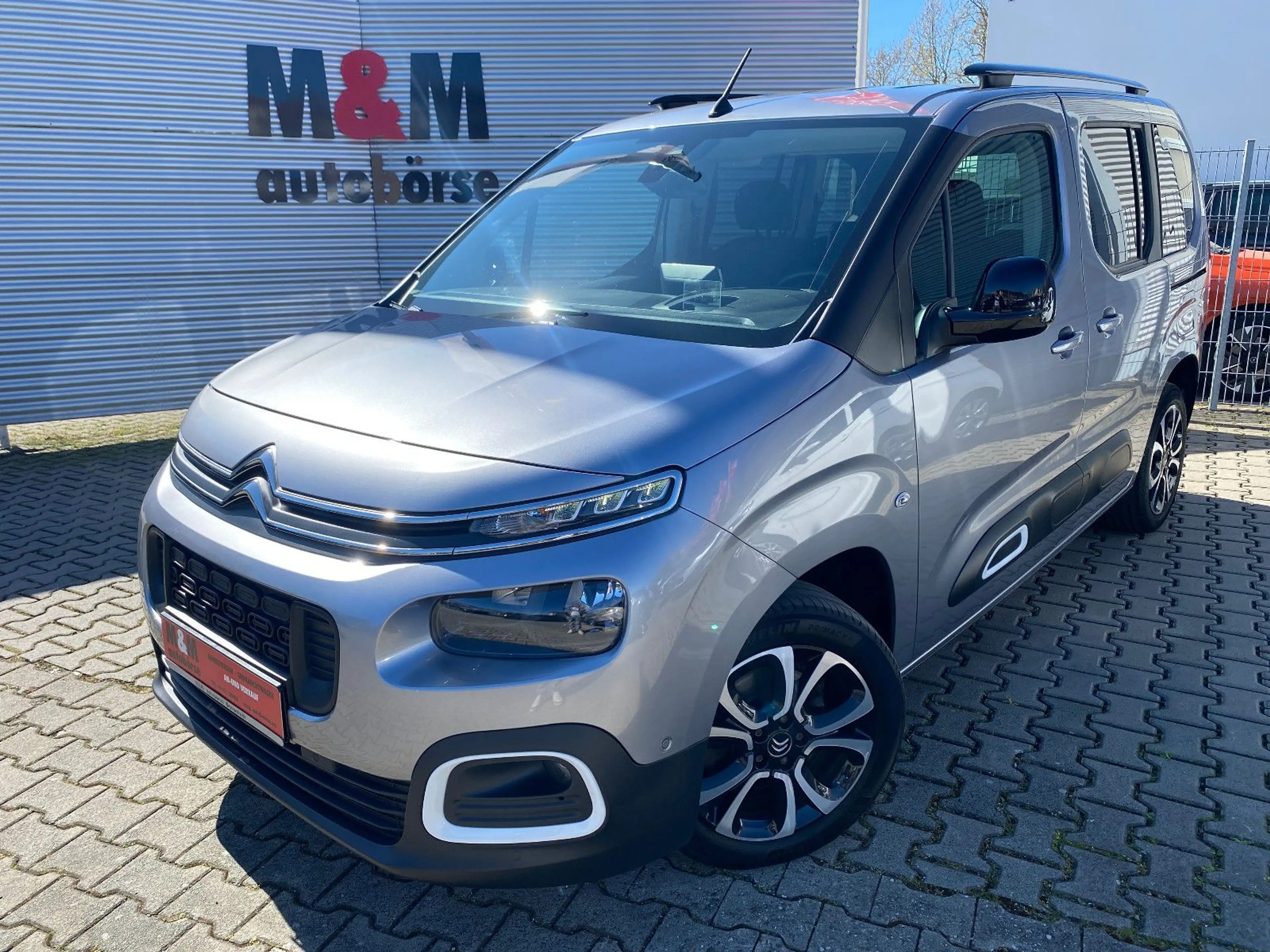 Citroen Berlingo Shine M ACC/Assistenz/Kamera/Sitzhz/HuD