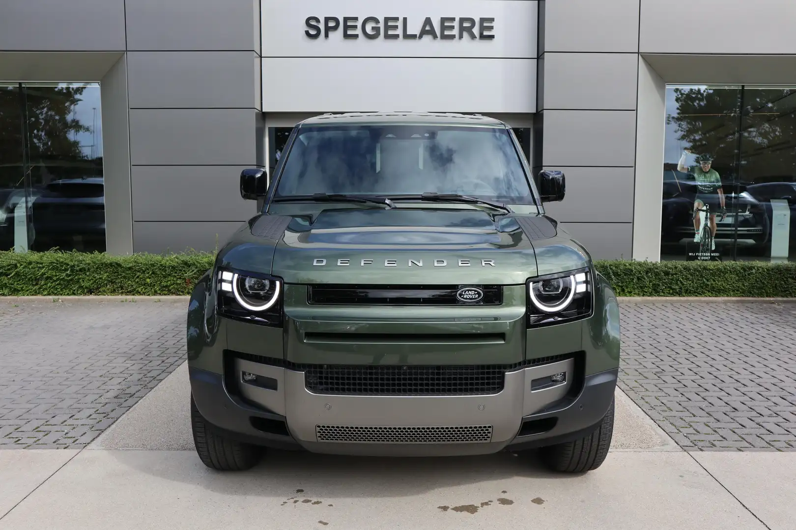 Land Rover Defender 110 S Vert - 2