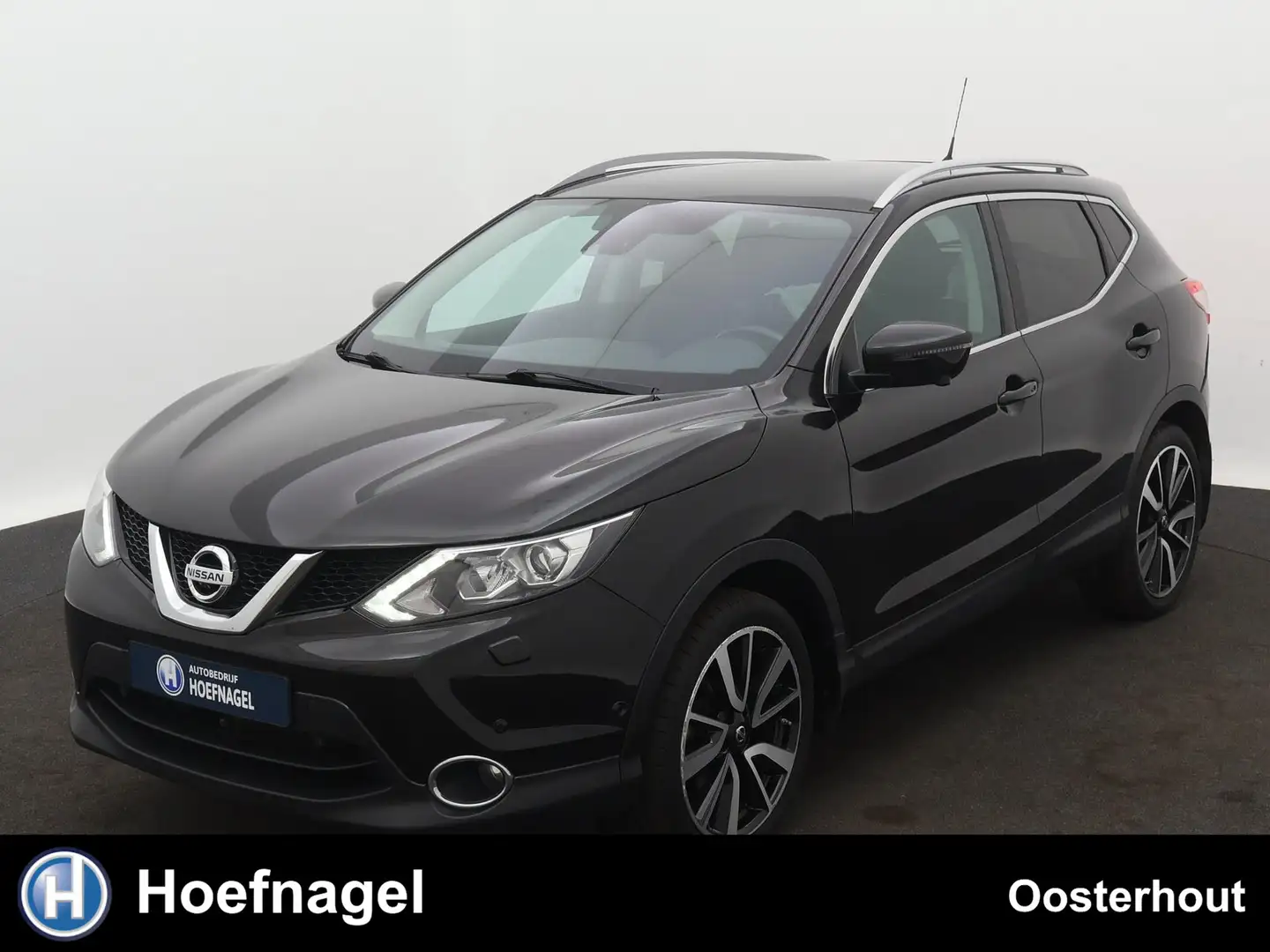 Nissan Qashqai 1.2 N-Connecta Trekhaak | Panoramadak | Stoelverwa Zwart - 1