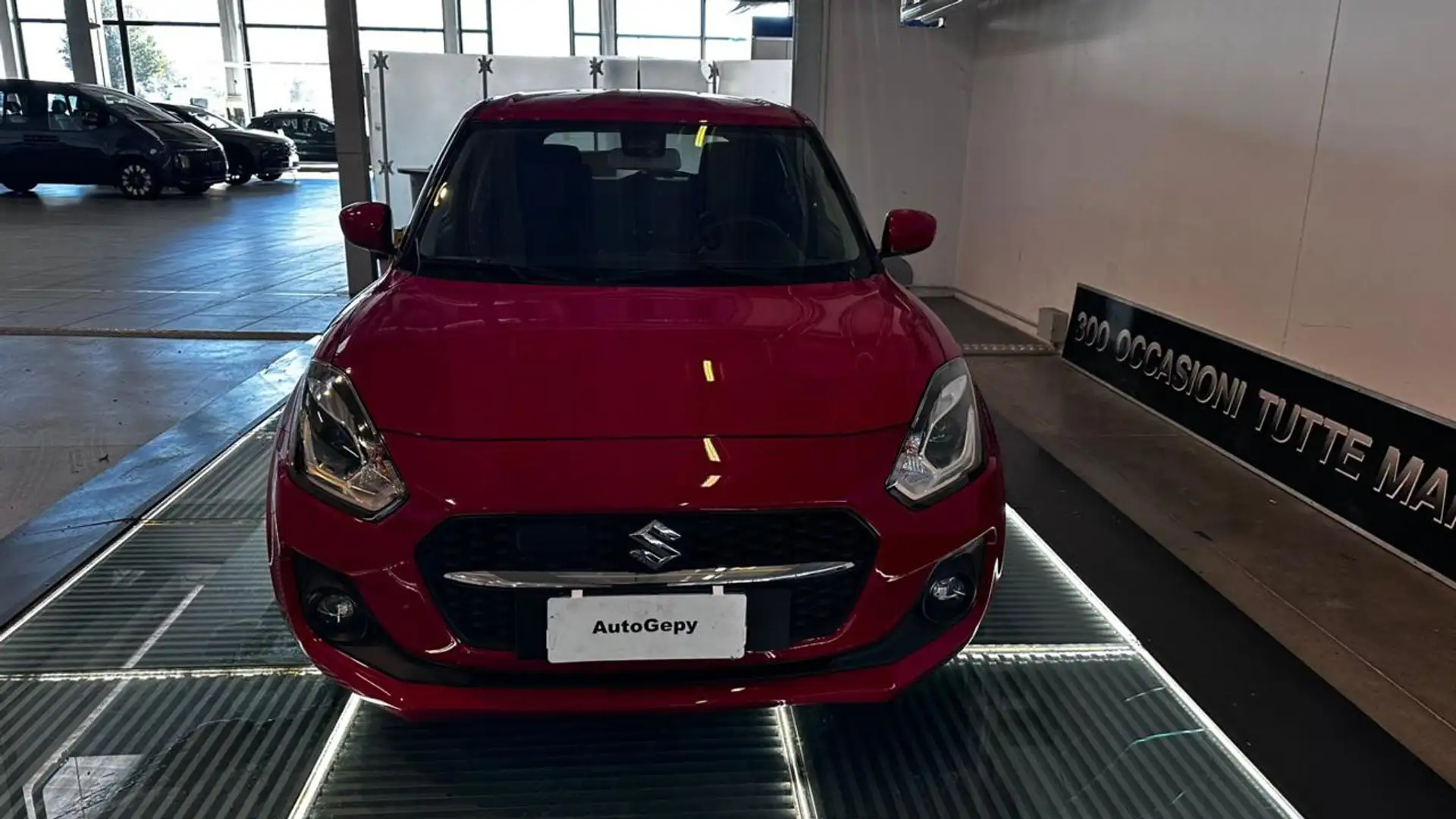 Suzuki Swift 1.2 Hybrid Cool Rosso - 2