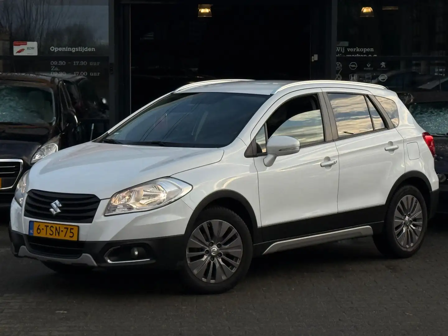 Suzuki SX4 S-Cross 1.6 Exclusive CAMERA/STLVRM/CRUISE/AIRCO/APK 26-08 Wit - 2
