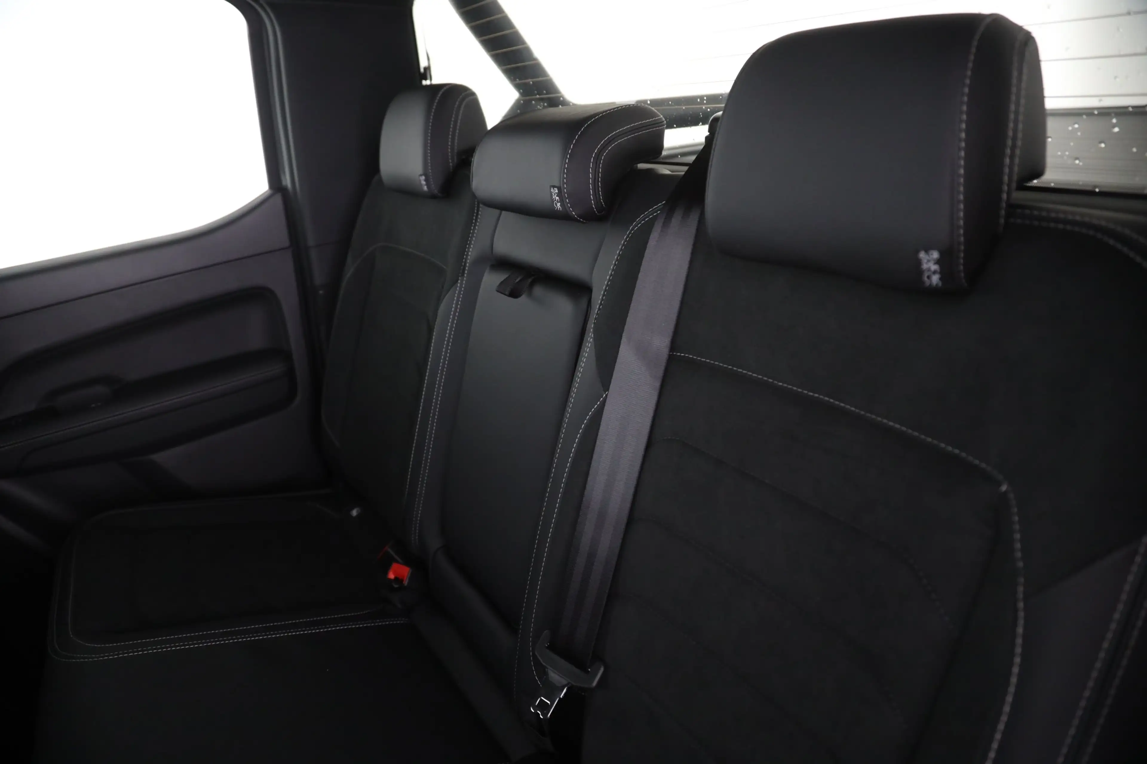 Volkswagen Amarok DC TDI 4MOTION DARK LABEL | AHK | ACC | — photo 13