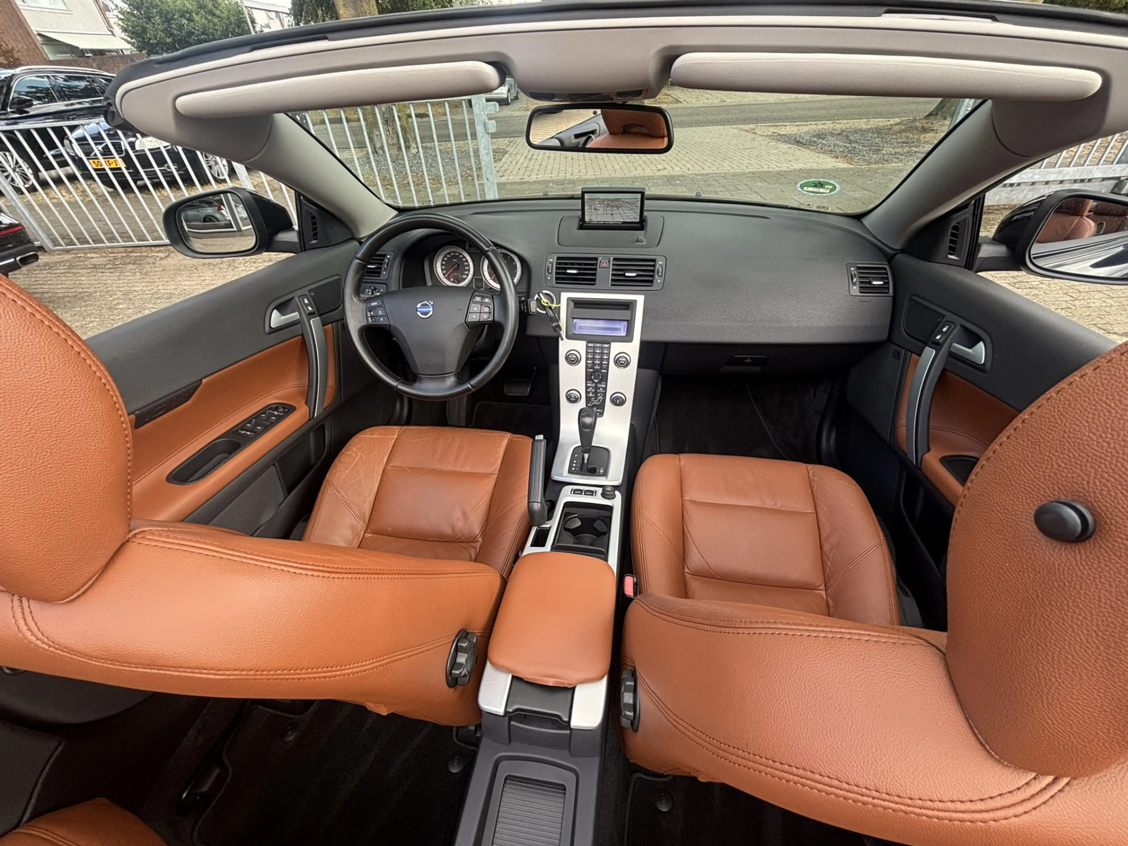 Volvo C70 Convertible 2.5 T5 230pk Tourer — photo 2