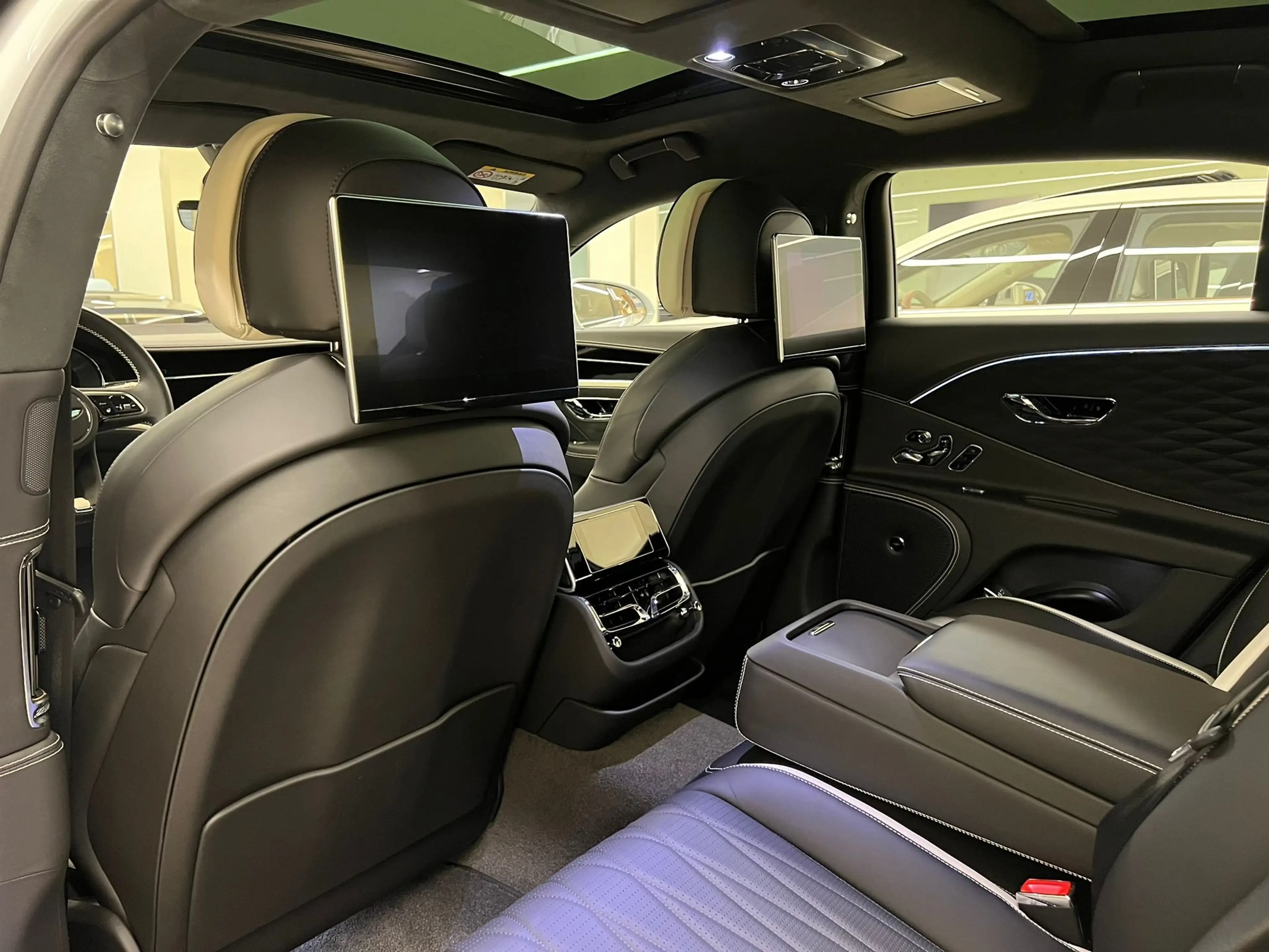 Bentley Flying Spur 6.0 SPEED W12 (CARBON) VAT CAR — photo 8
