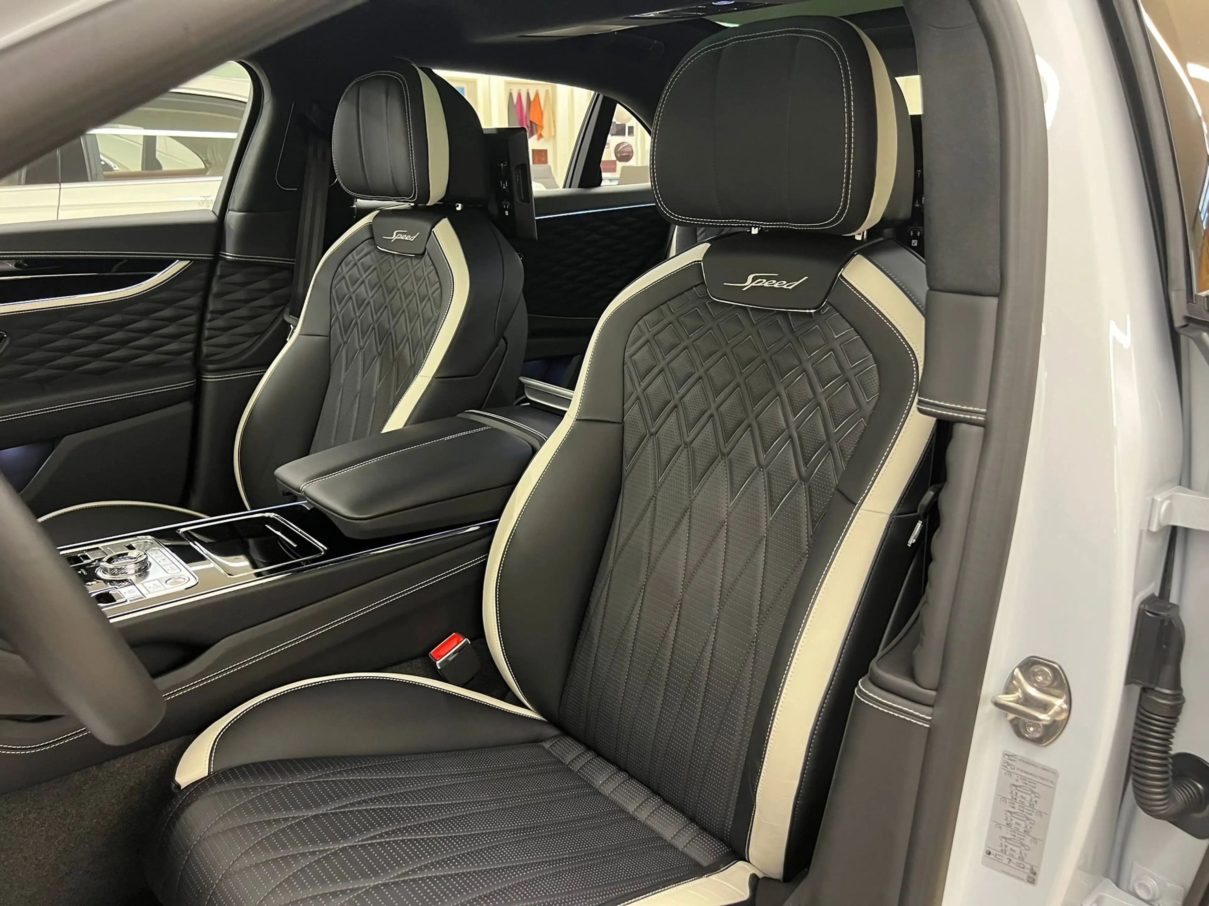 Bentley Flying Spur 6.0 SPEED W12 (CARBON) VAT CAR — photo 6