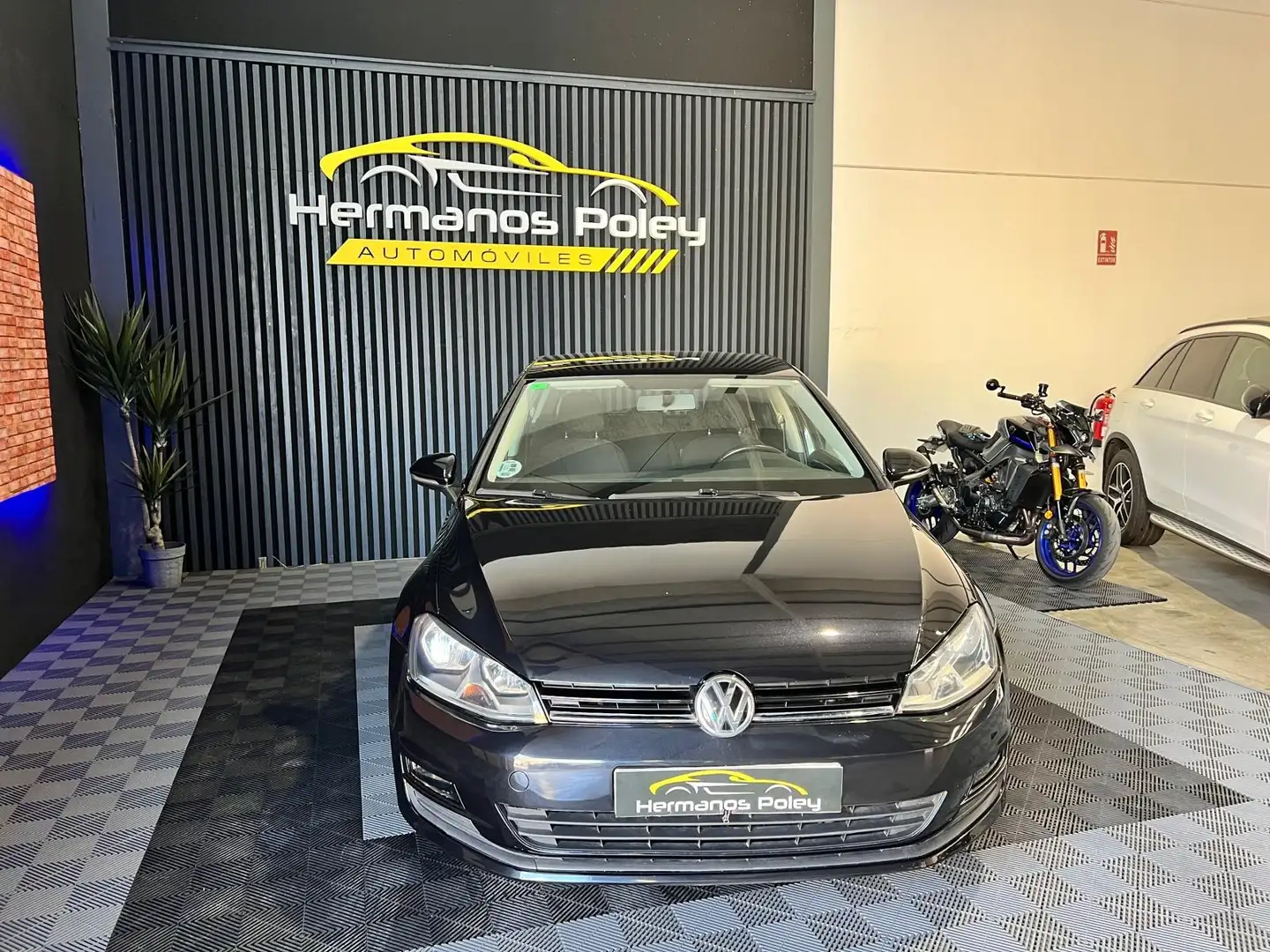 Volkswagen Golf 1.6TDI CR BMT Business 110 Schwarz - 2