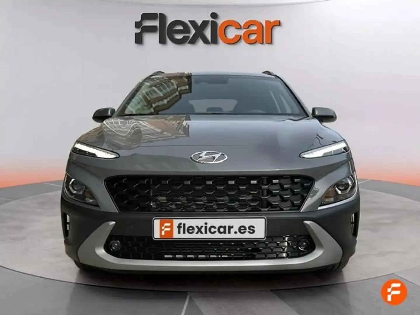 Hyundai KONA 1.0 TGDI DT Maxx 4x2 Grau - 2