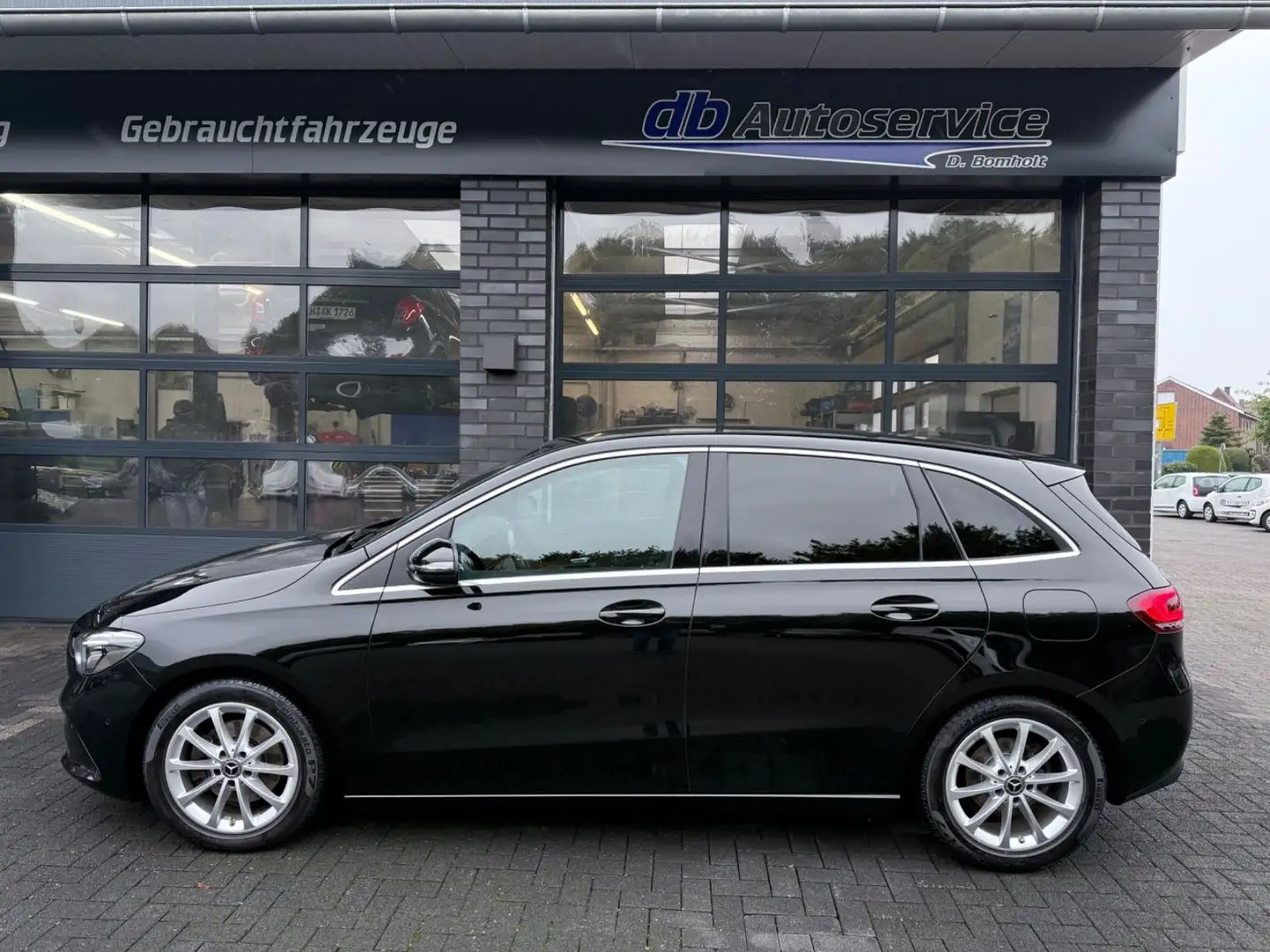 Mercedes-Benz B 200 Navi. SHZ Leder LED Noir - 2