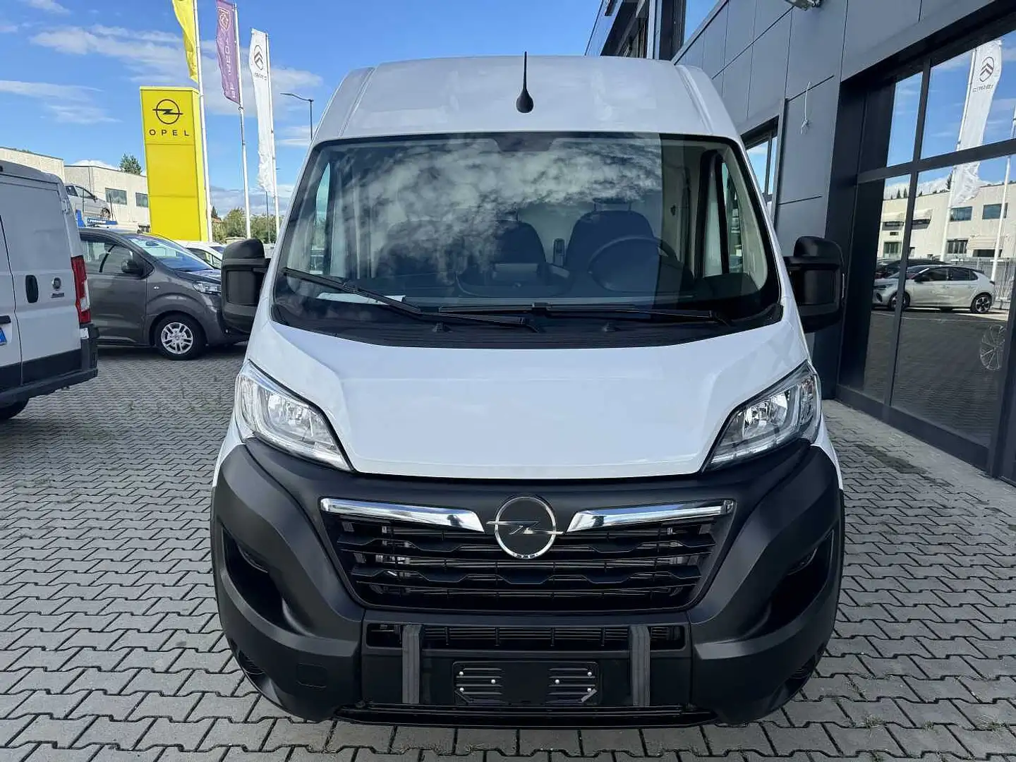 Opel Movano 35 2.2 BlueHDi 140  PL-TM Weiß - 2