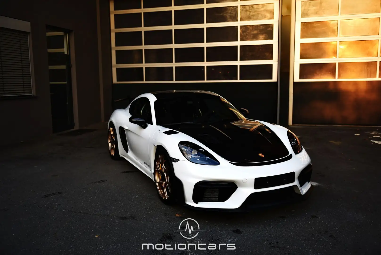 Porsche 718 Cayman GT4 RS 4.0 Weissach Paket EXP € 134.983,- Weiß - 2