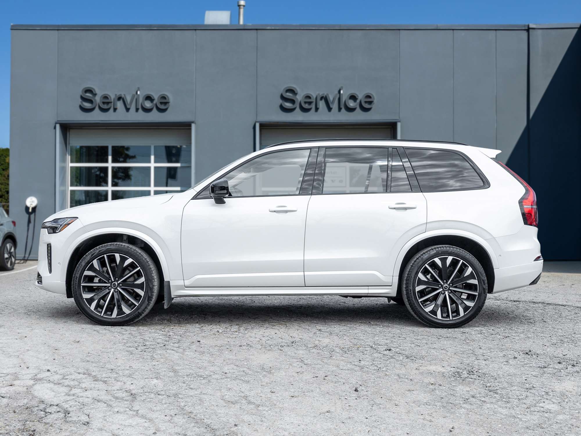 2026 Volvo XC90 B6 AWD PLUS 7-Seater |21" WHEEL |HARMAN KARDON alt 4