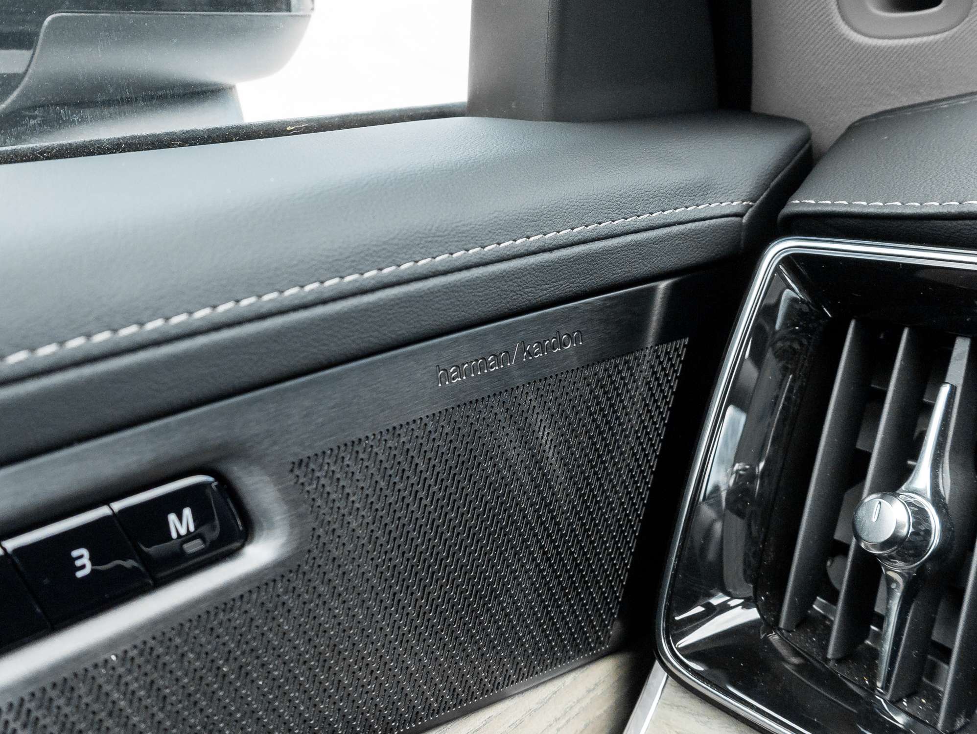 2026 Volvo XC90 B6 AWD PLUS 7-Seater |21" WHEEL |HARMAN KARDON thumb 18