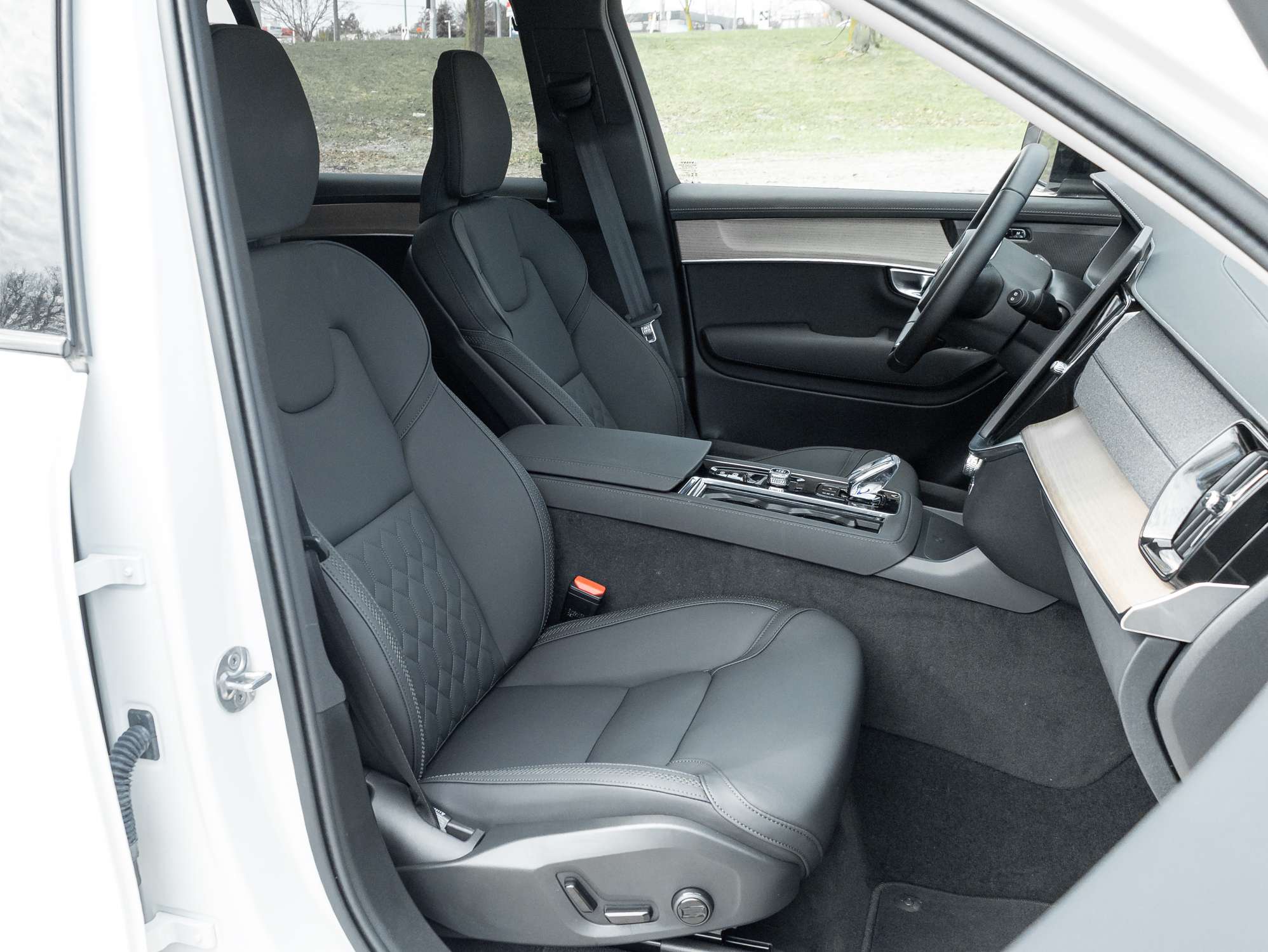 2026 Volvo XC90 B6 AWD PLUS 7-Seater |21" WHEEL |HARMAN KARDON thumb 25