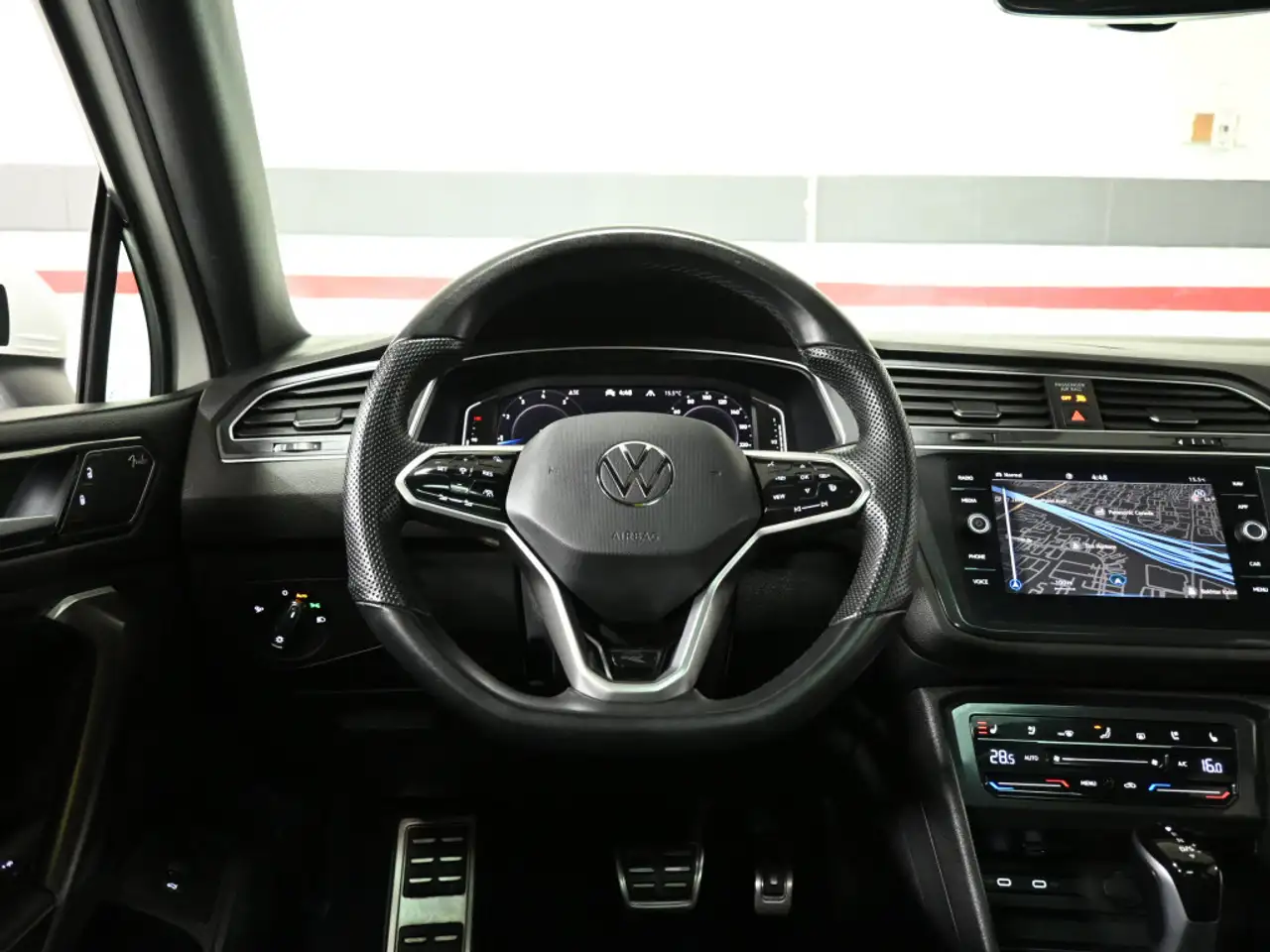 Volkswagen Tiguan снимка Volkswagen Tiguan