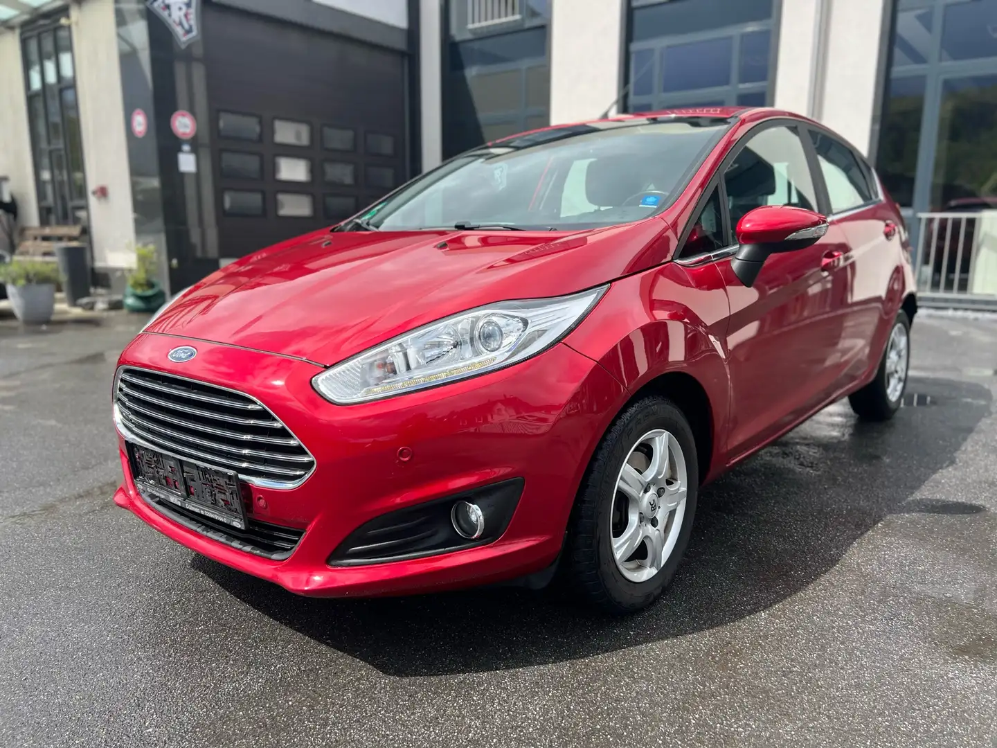 Ford Fiesta 1.0 EcoBoost Powershift Titanium Navigation Rot - 1