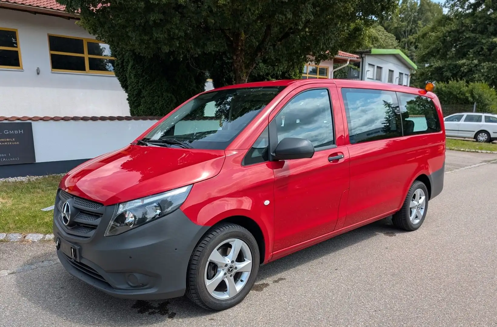 Mercedes-Benz Vito Tourer 109 CDI Pro FWD* 9 Sitzer*Klimaaut* Rot - 1