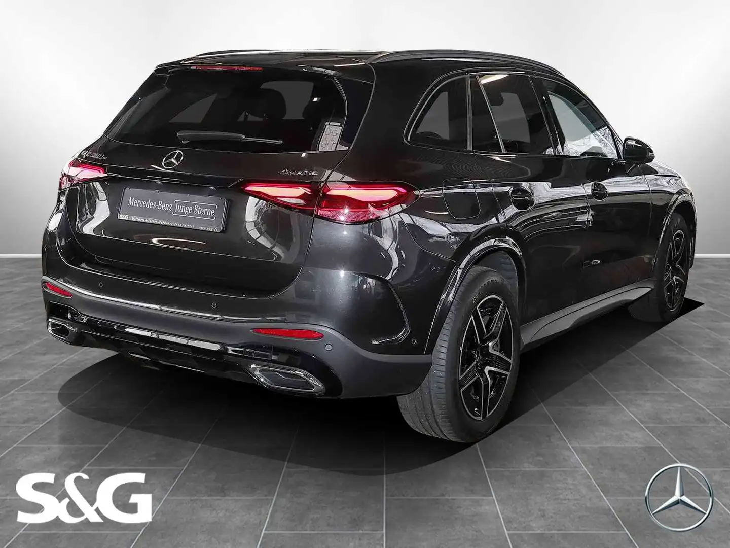 Mercedes-Benz GLC 300 e AMG 4M AHK+DISTRO+KAMERA+360°+CARPLAY Grau - 2