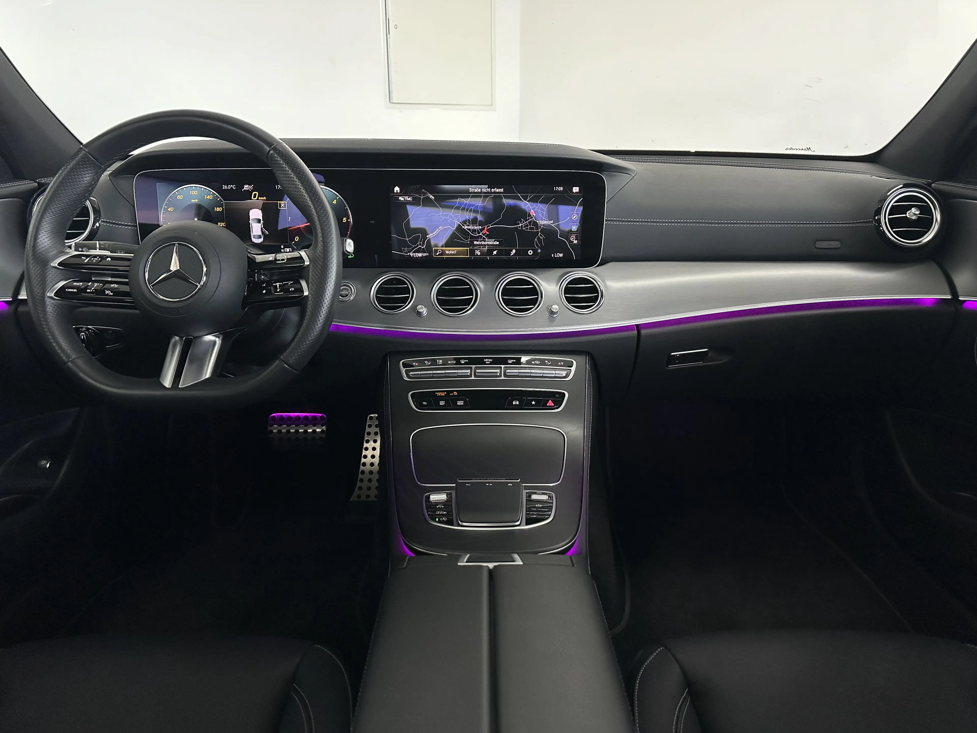 Mercedes-Benz E 400 AMG *PANO*BURM*KAM*DIST*WIDE — photo 10