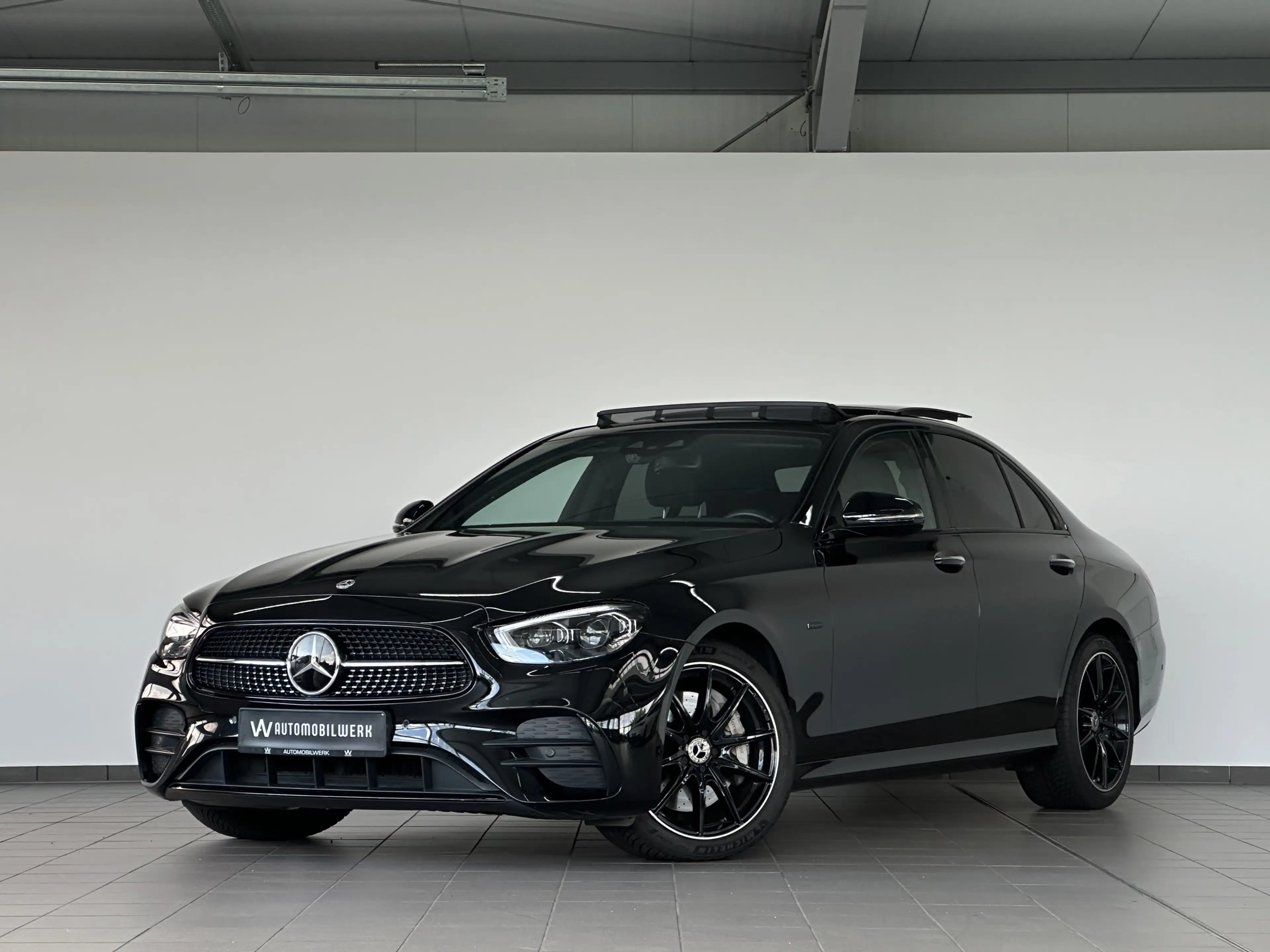 Mercedes-Benz E 400 AMG *PANO*BURM*KAM*DIST*WIDE