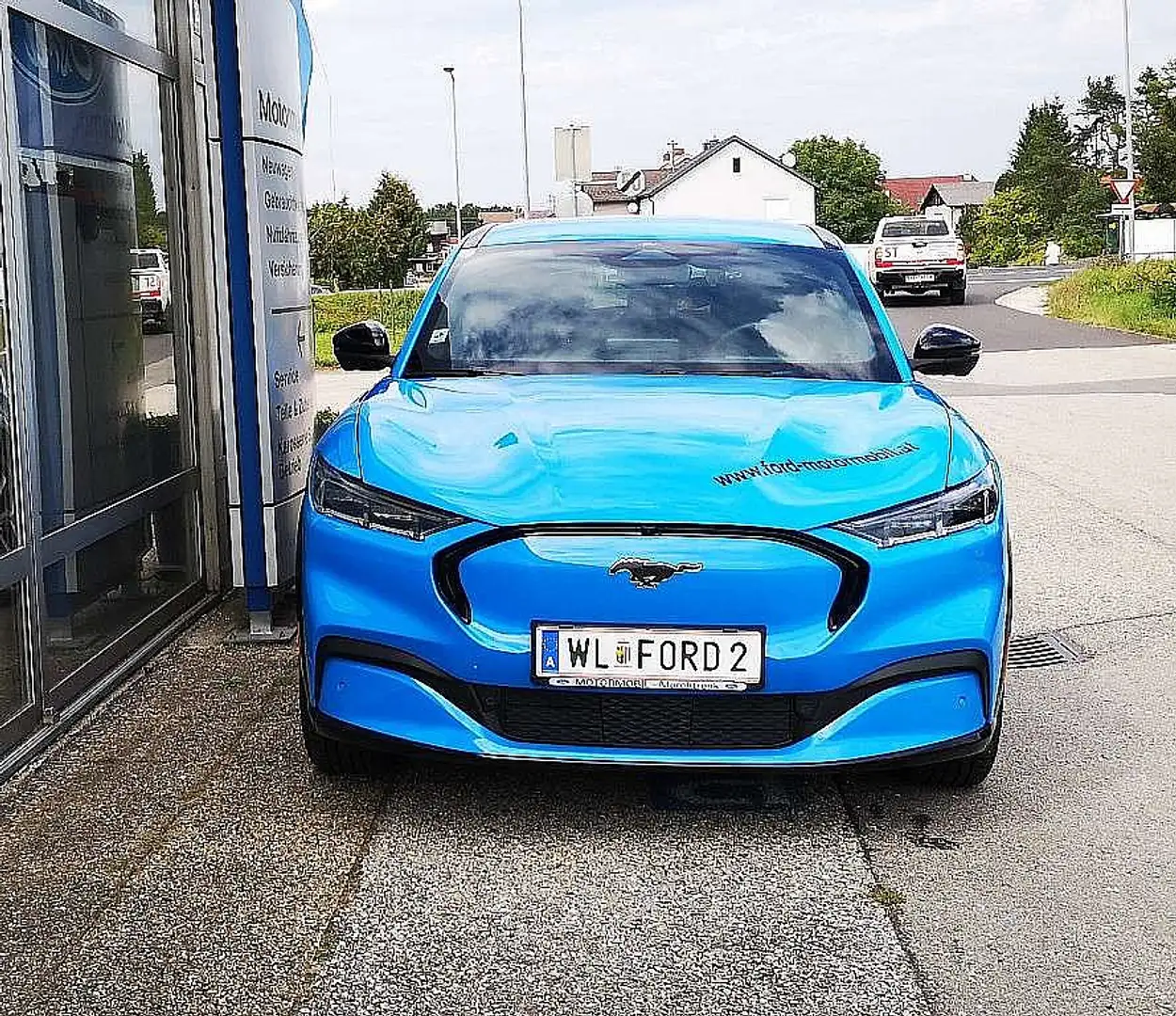 Ford Mustang Mach-E Elektro 99kWh Extended Range AWD... Blau - 2
