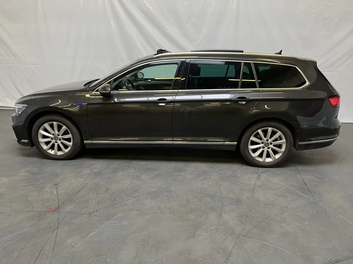 Volkswagen Passat Variant 1.4 TSI PHEV GTE Business / AUTOMAAT/ PANO/ ALCANT Grijs - 2